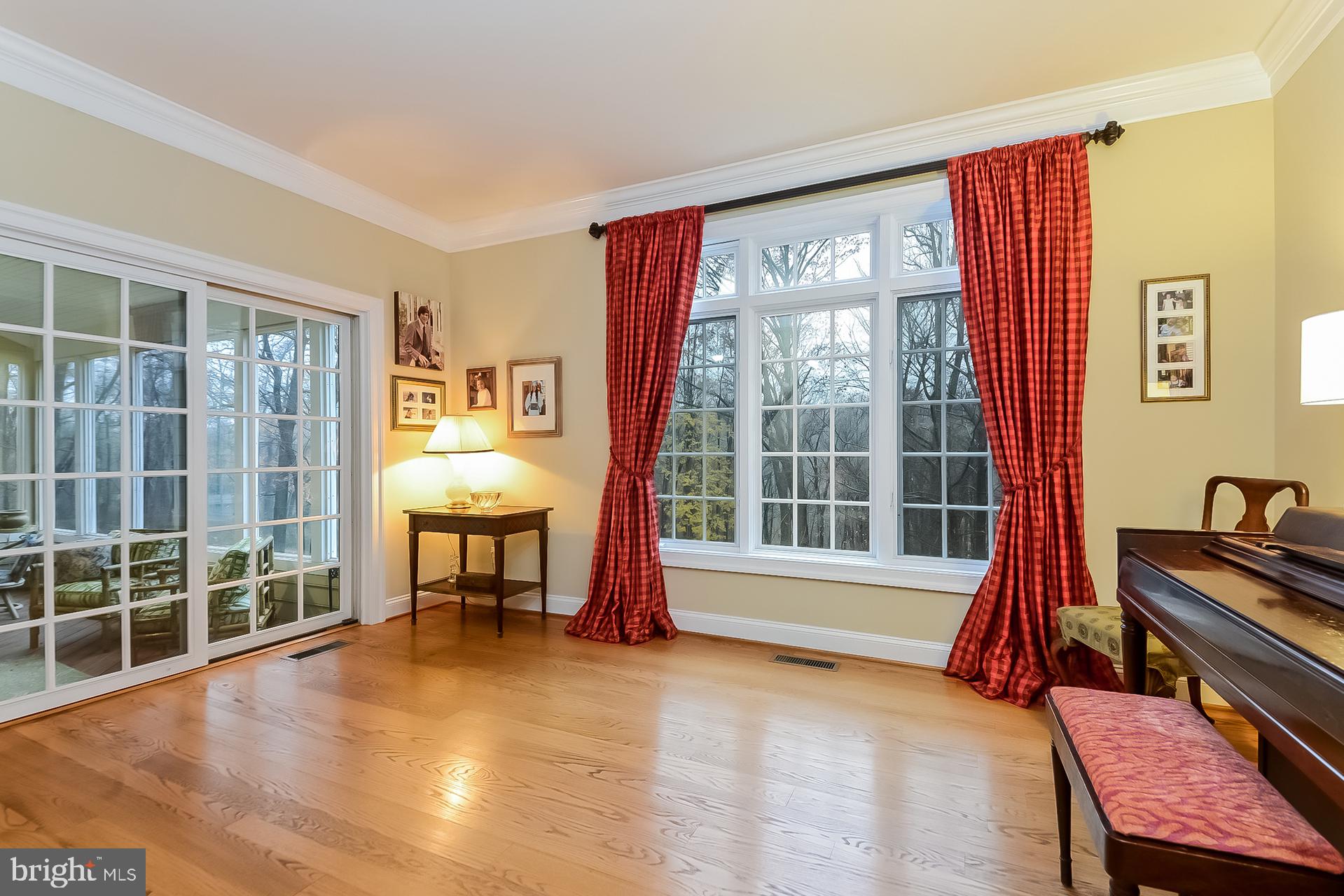 DOUGLASS LANE - Residential