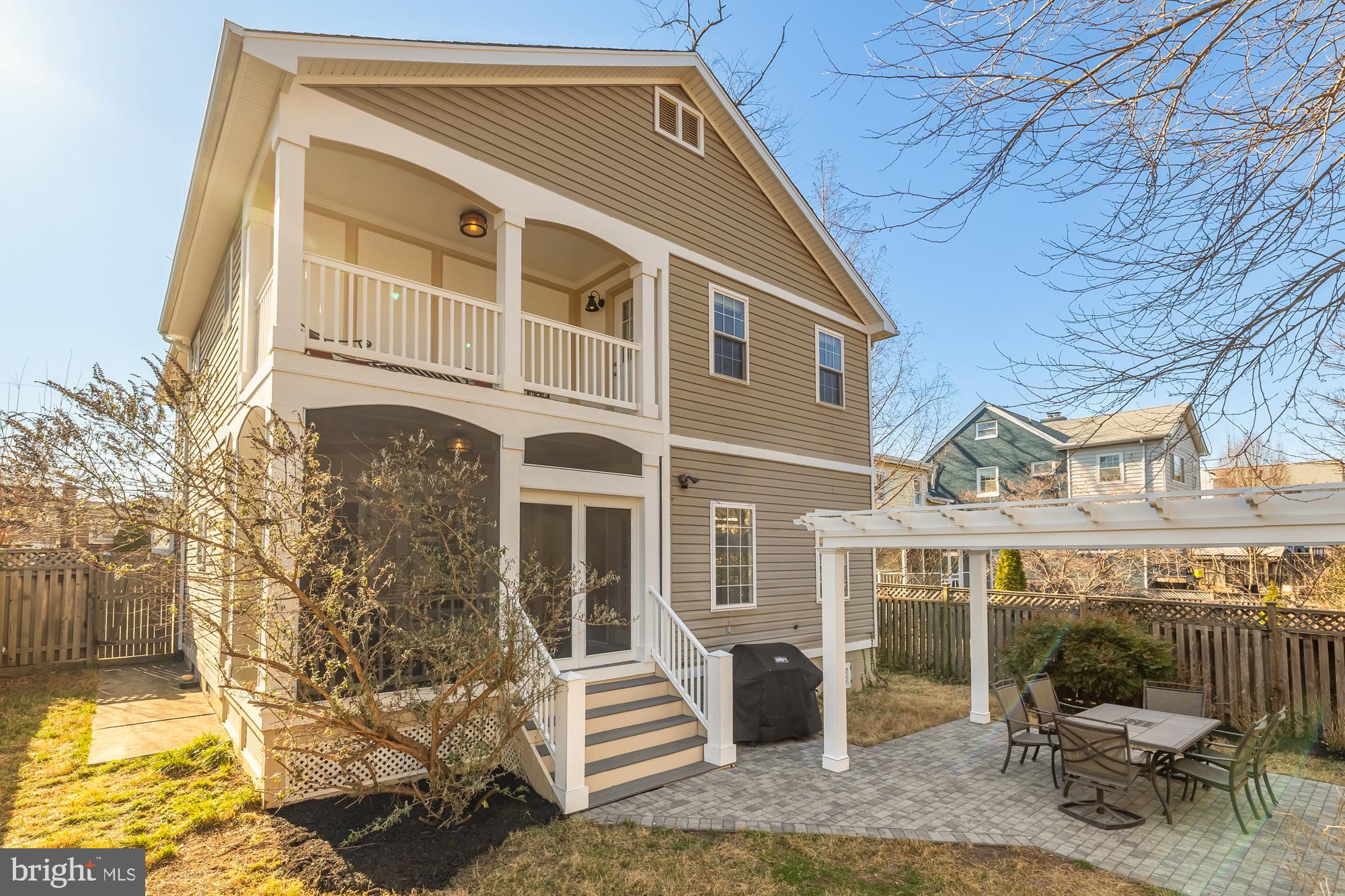 ARLINGTON VIEW - Residential