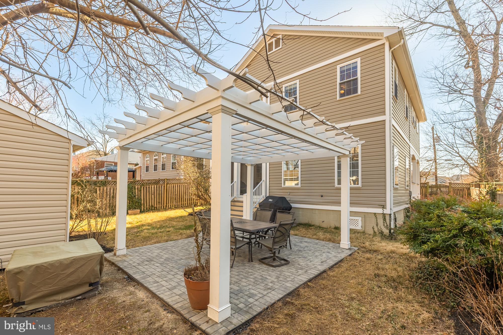 ARLINGTON VIEW - Residential