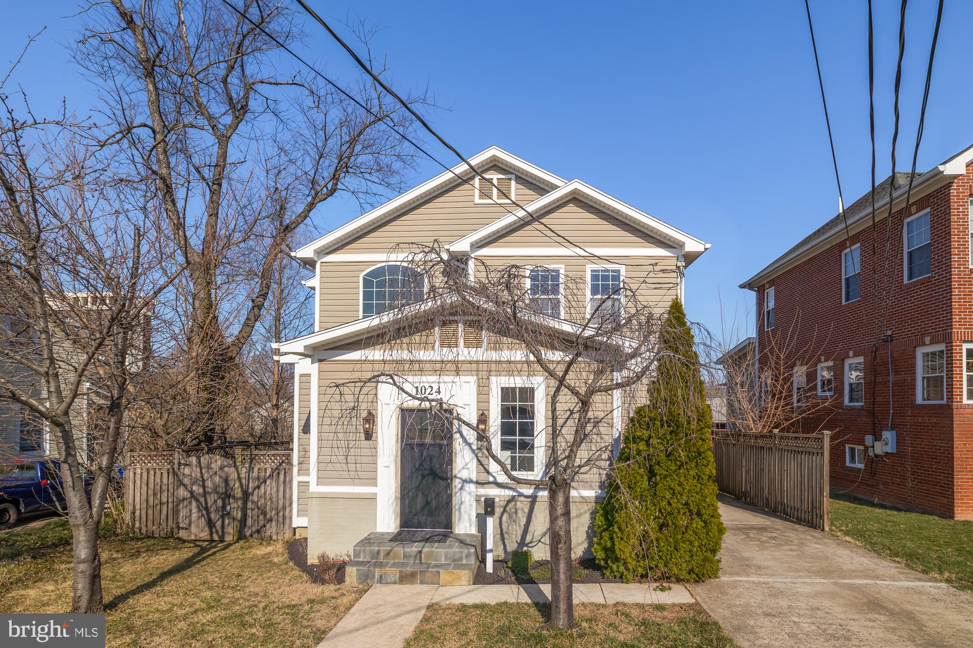 ARLINGTON VIEW - Residential