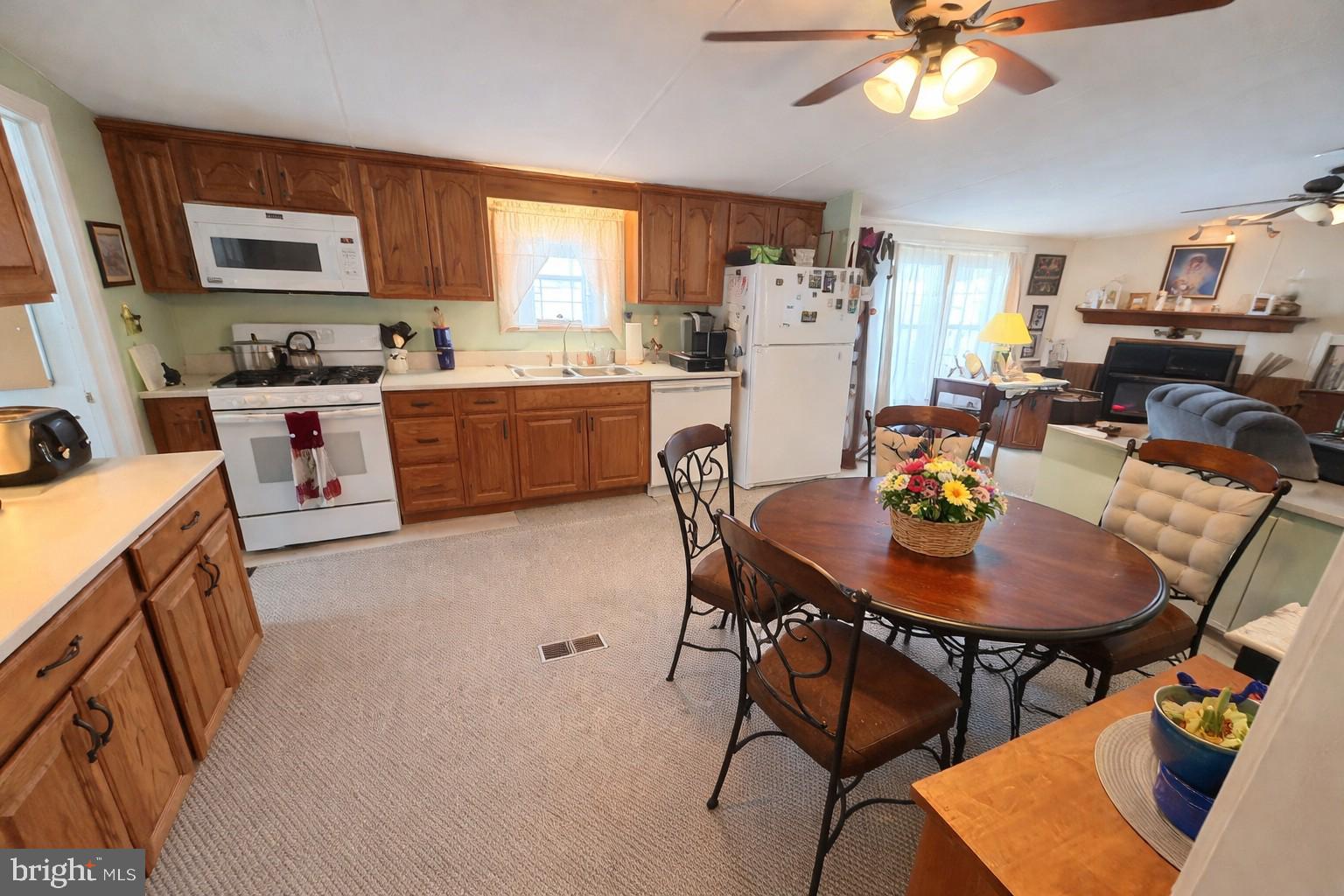 PINEWOOD ESTATES - Residential