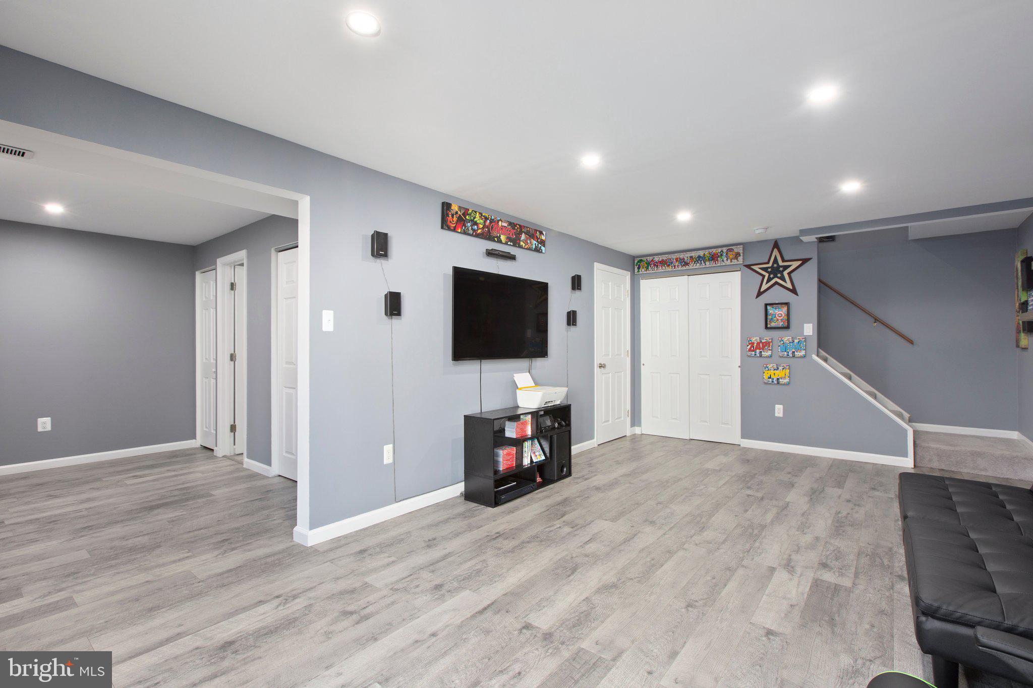 MEADOWOOD PARK - Residential