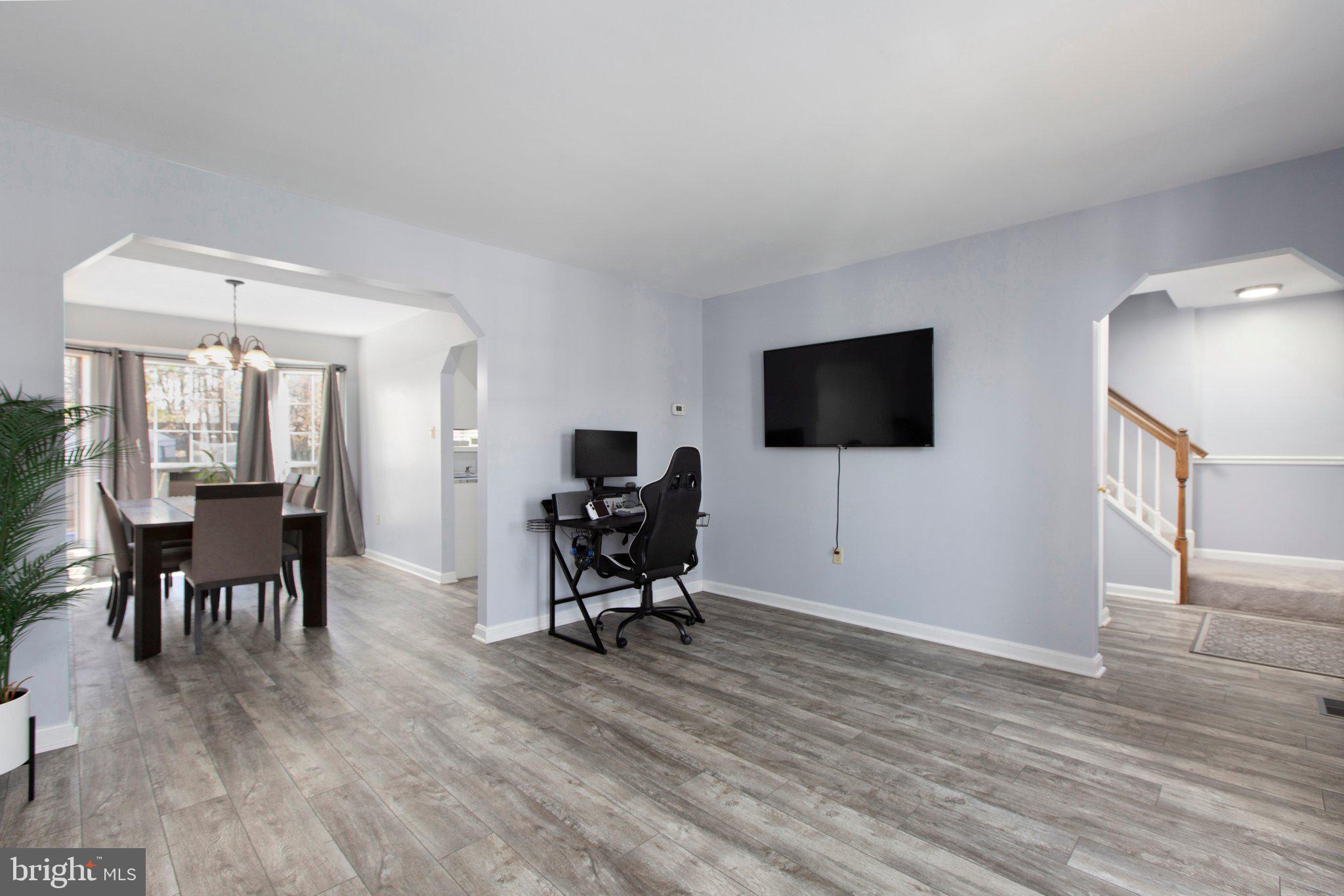 MEADOWOOD PARK - Residential