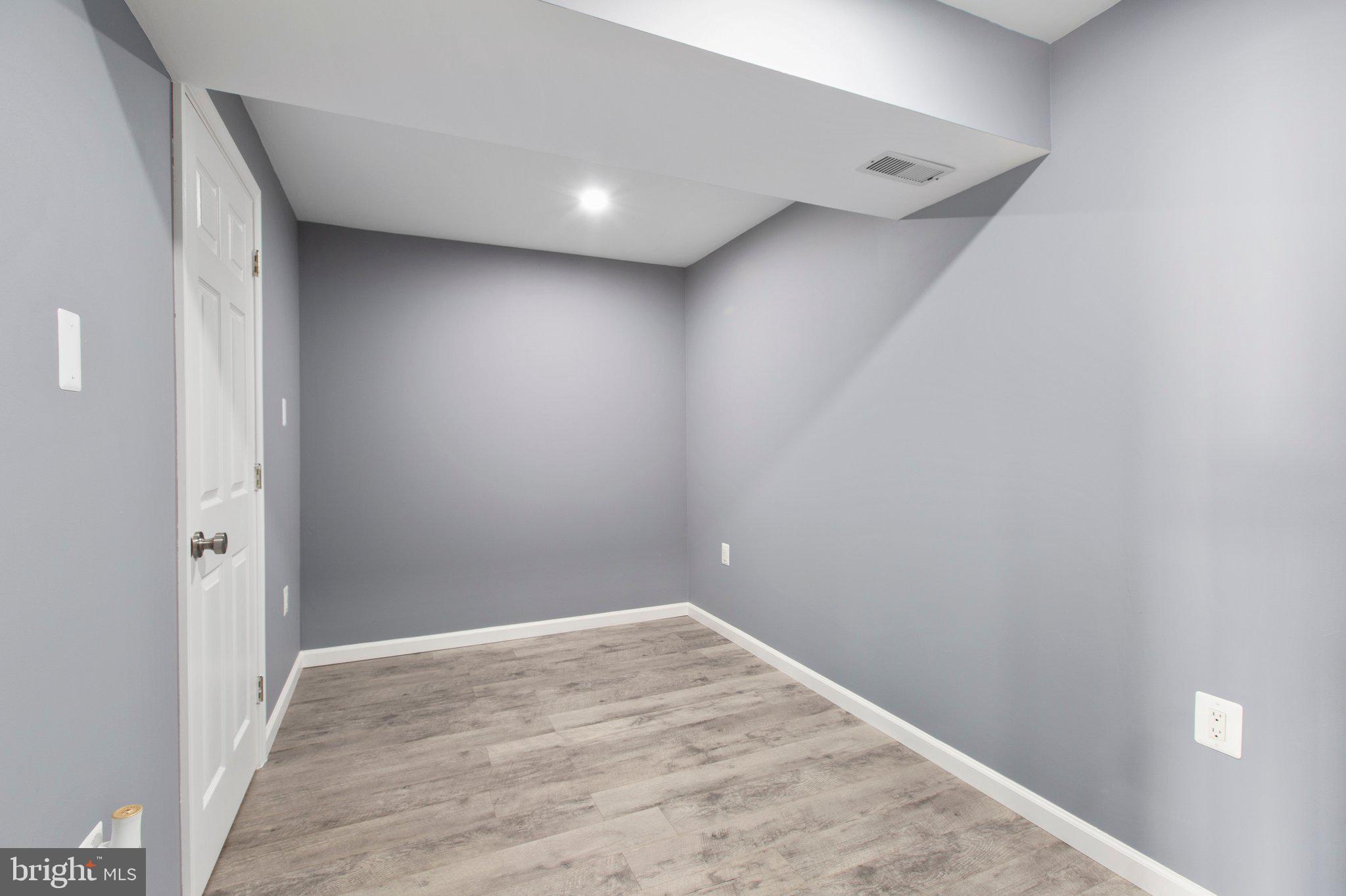 MEADOWOOD PARK - Residential