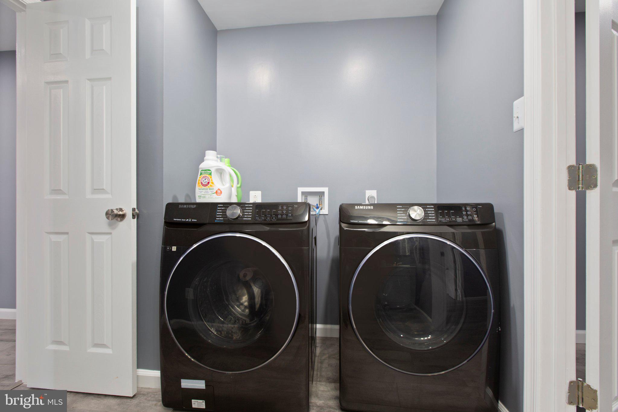 MEADOWOOD PARK - Residential