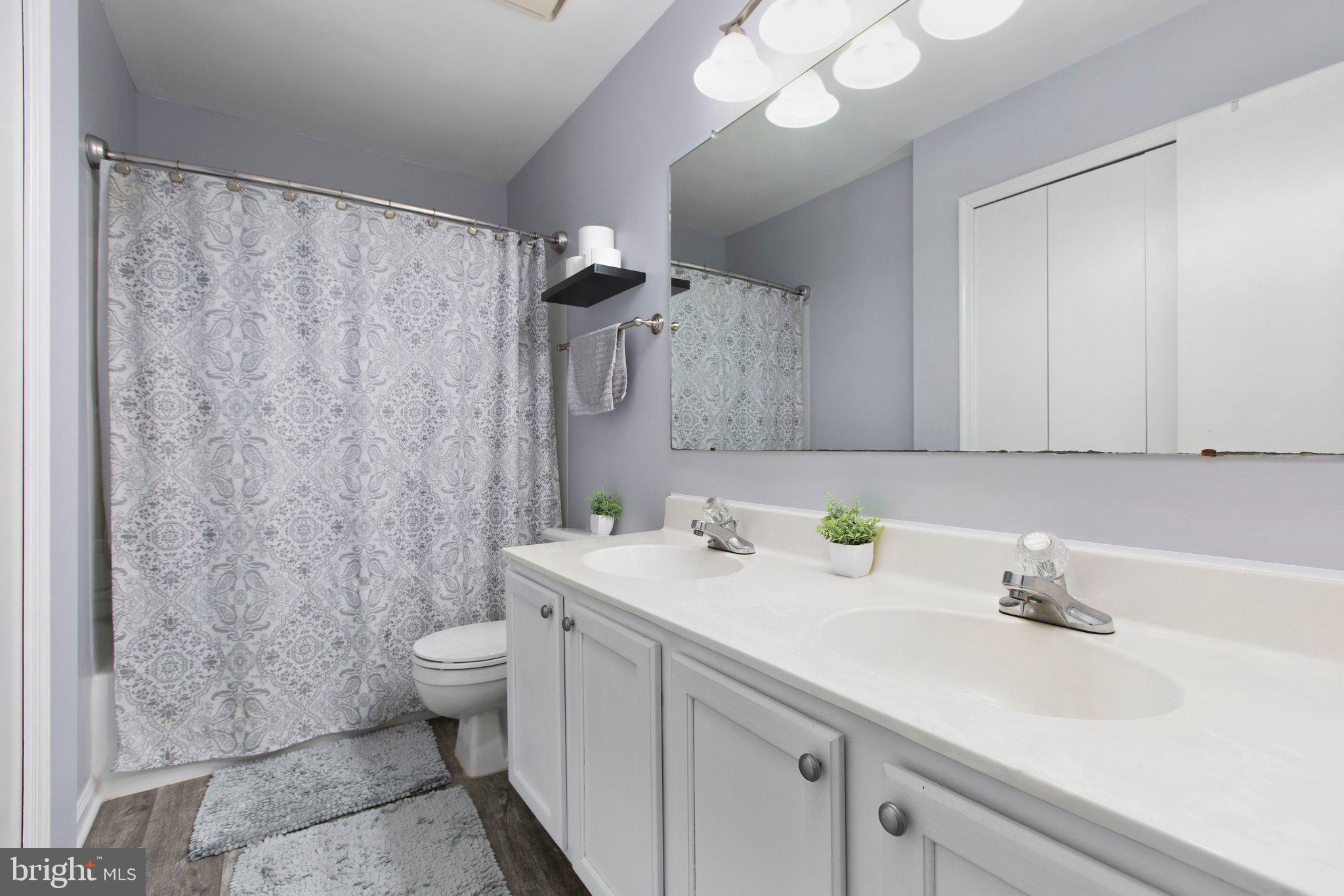 MEADOWOOD PARK - Residential