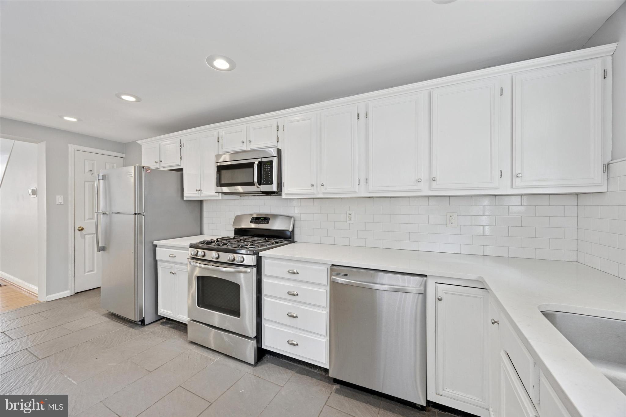 ART MUSEUM AREA - Residential Lease