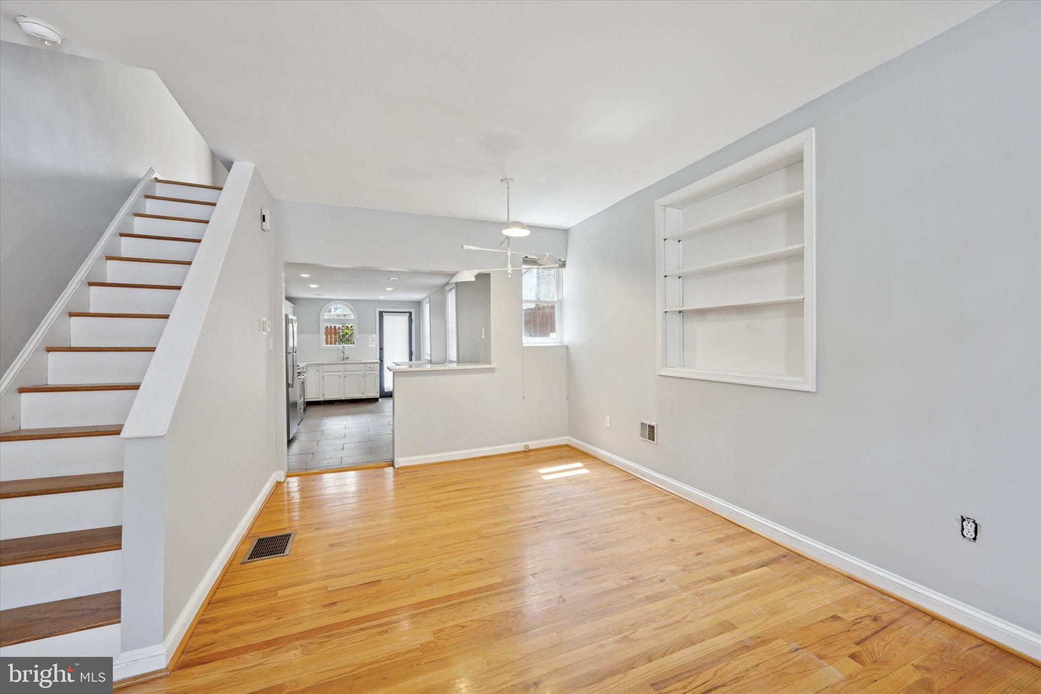 ART MUSEUM AREA - Residential Lease