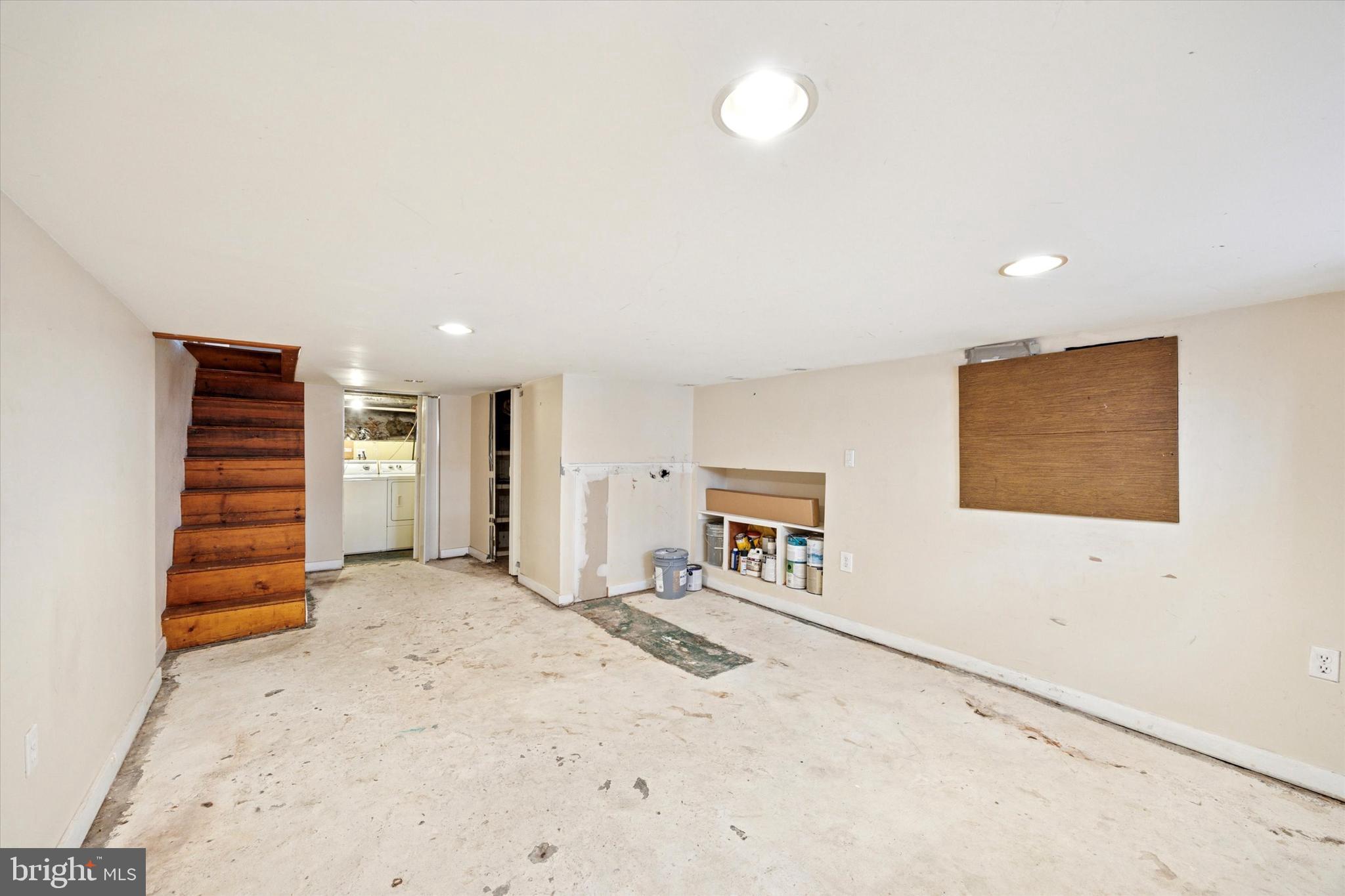 ART MUSEUM AREA - Residential Lease