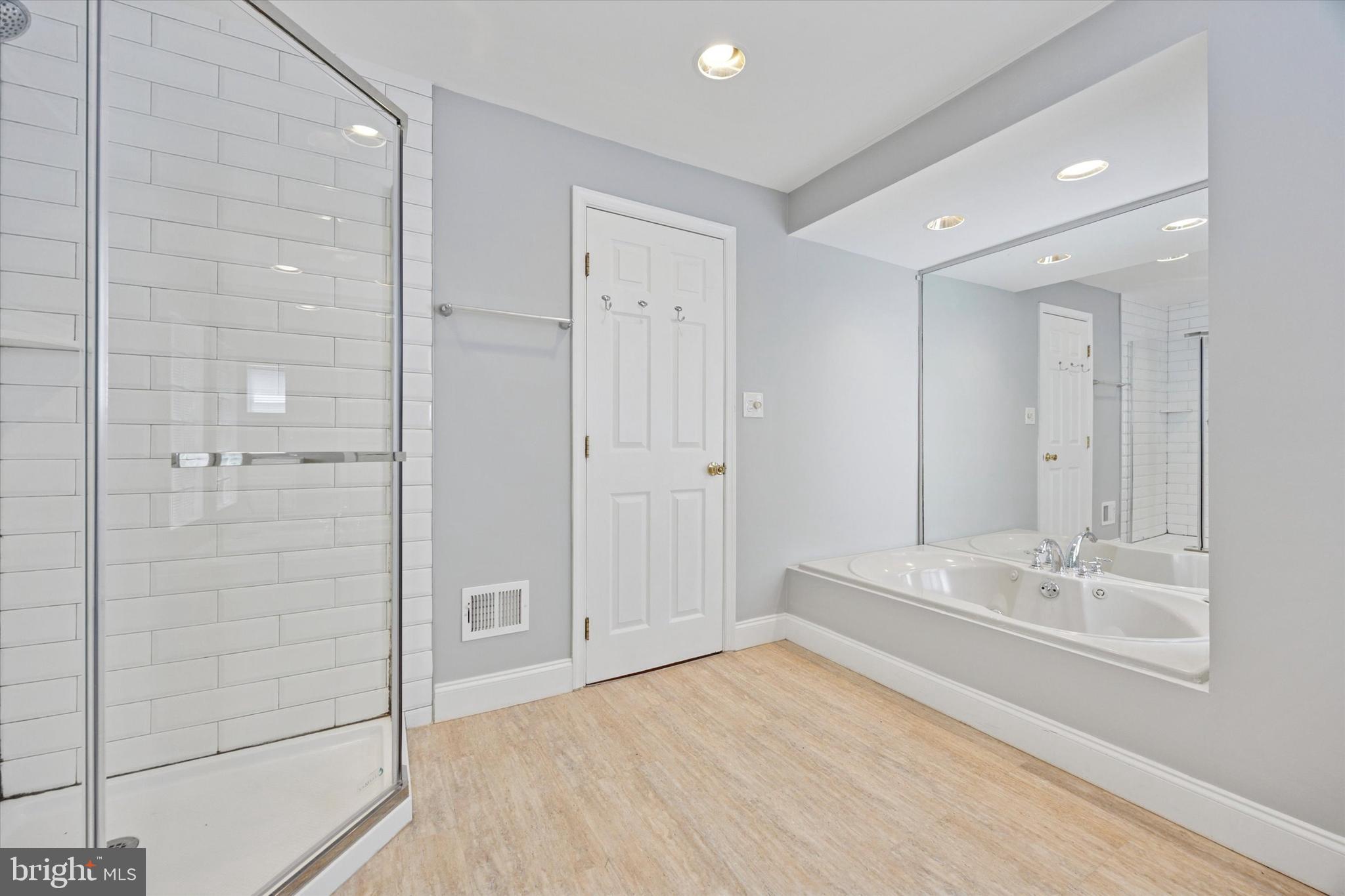 ART MUSEUM AREA - Residential Lease