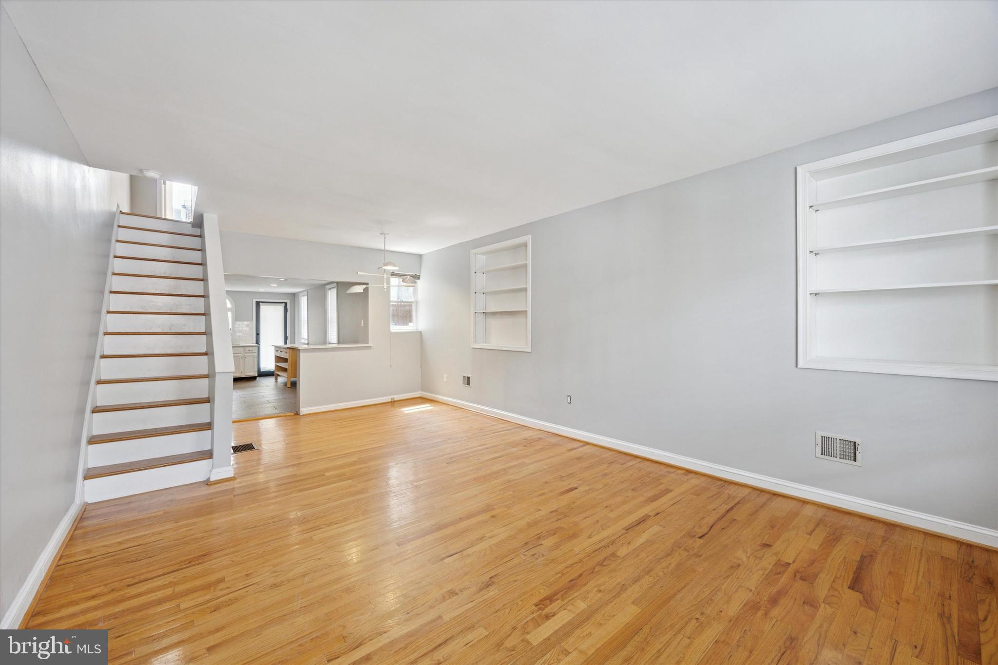 ART MUSEUM AREA - Residential Lease