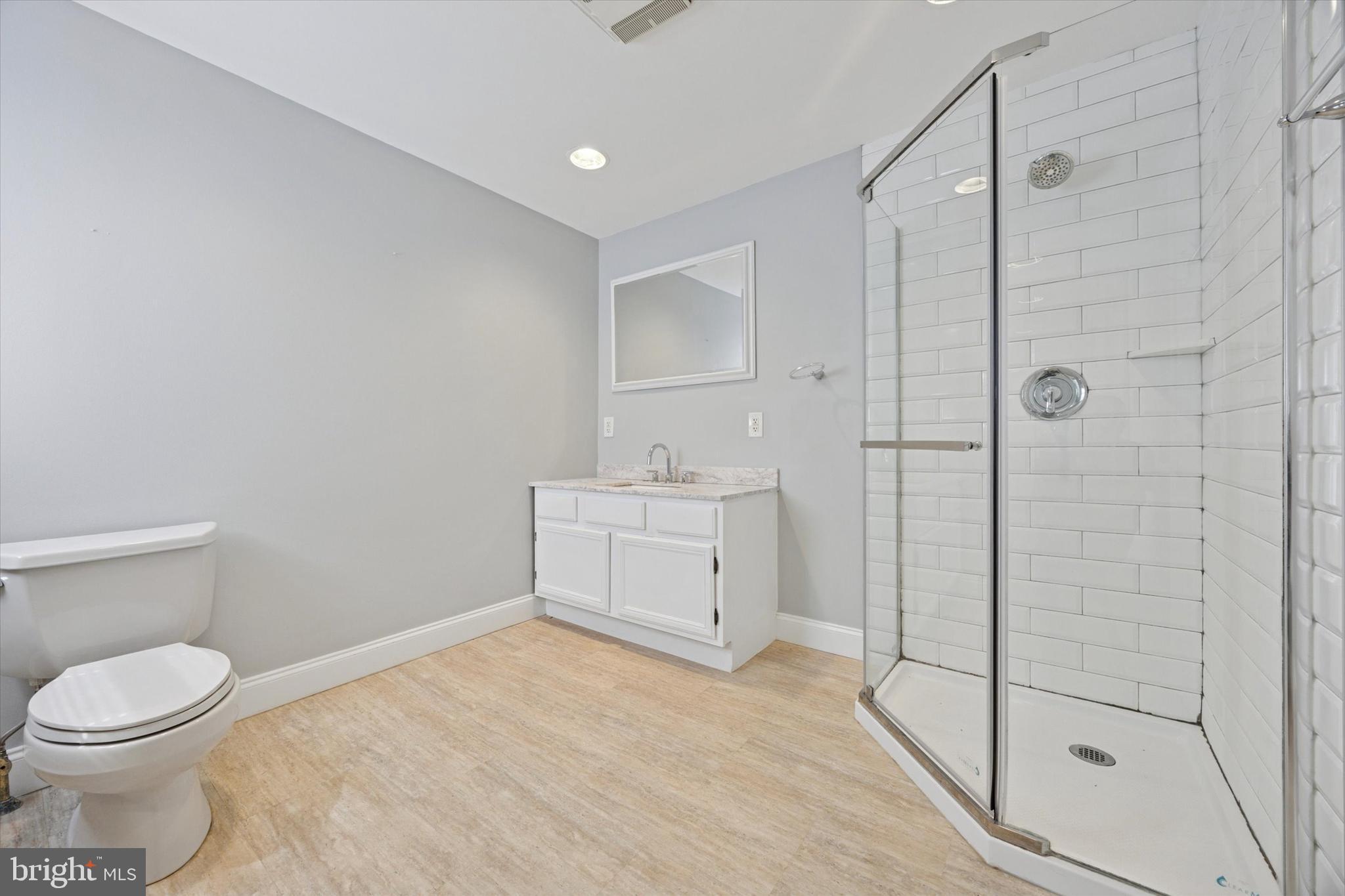 ART MUSEUM AREA - Residential Lease