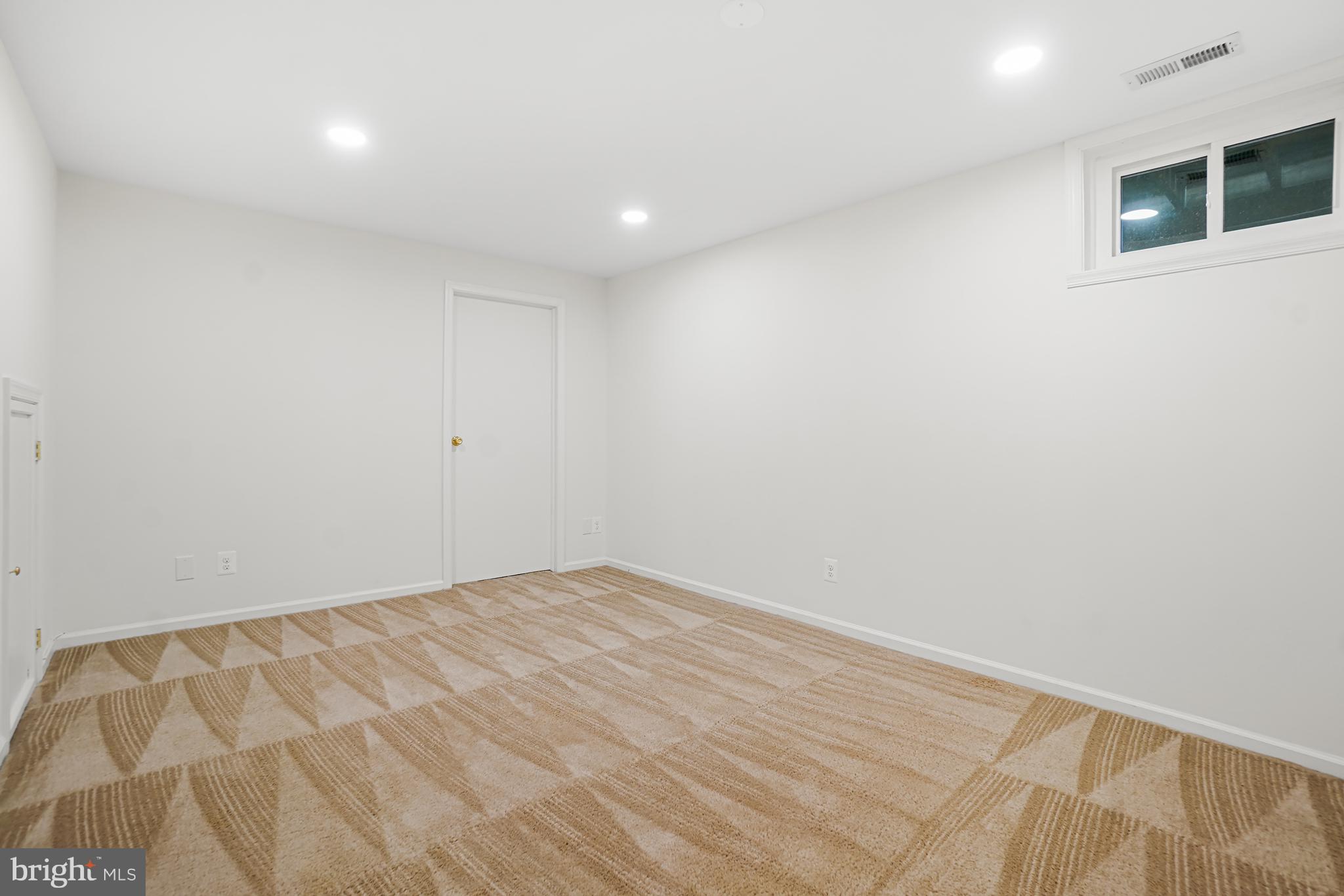 OAK SPRINGS - Residential