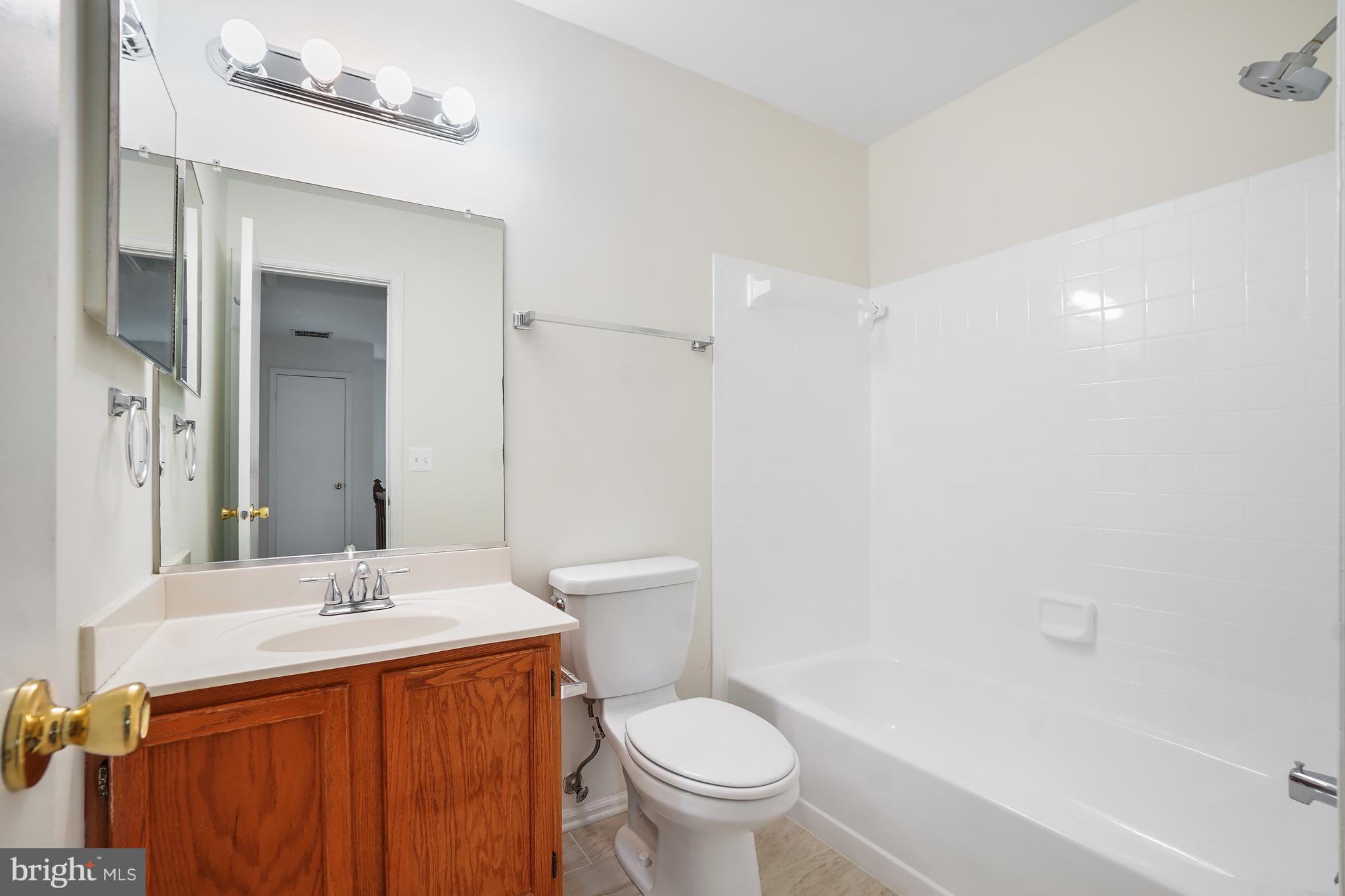 OAK SPRINGS - Residential