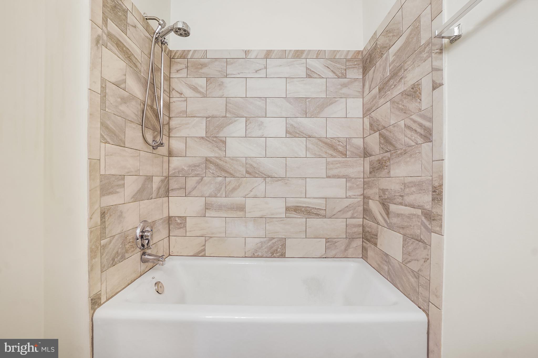 OAK SPRINGS - Residential