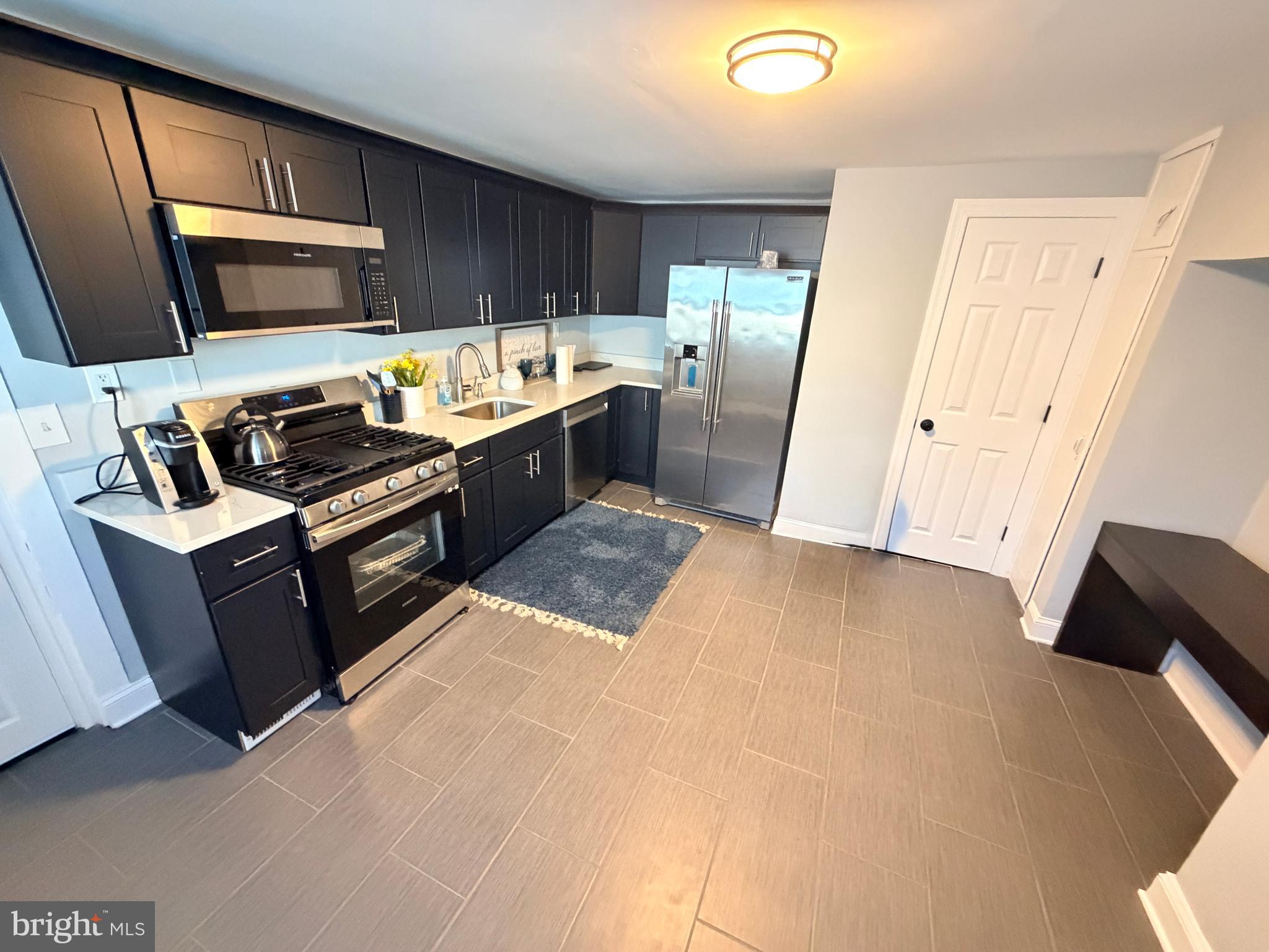 348 FARNSWORTH AVENUE UNIT 1R