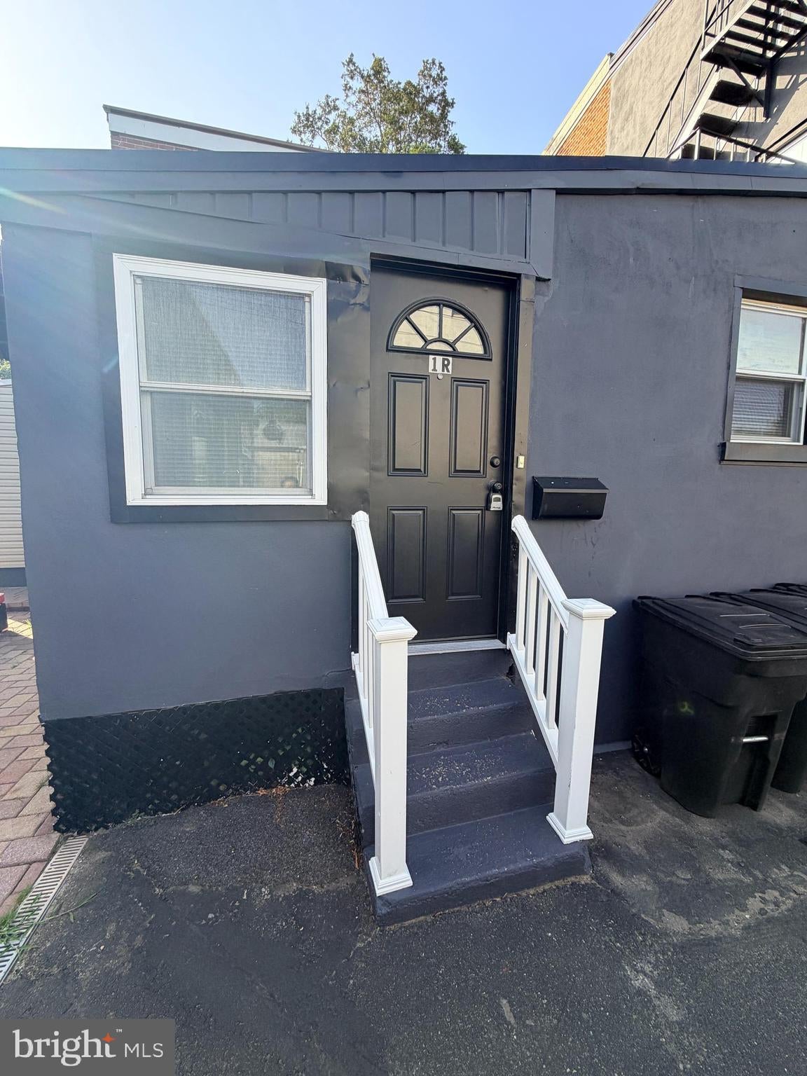 348 FARNSWORTH AVENUE UNIT 1R