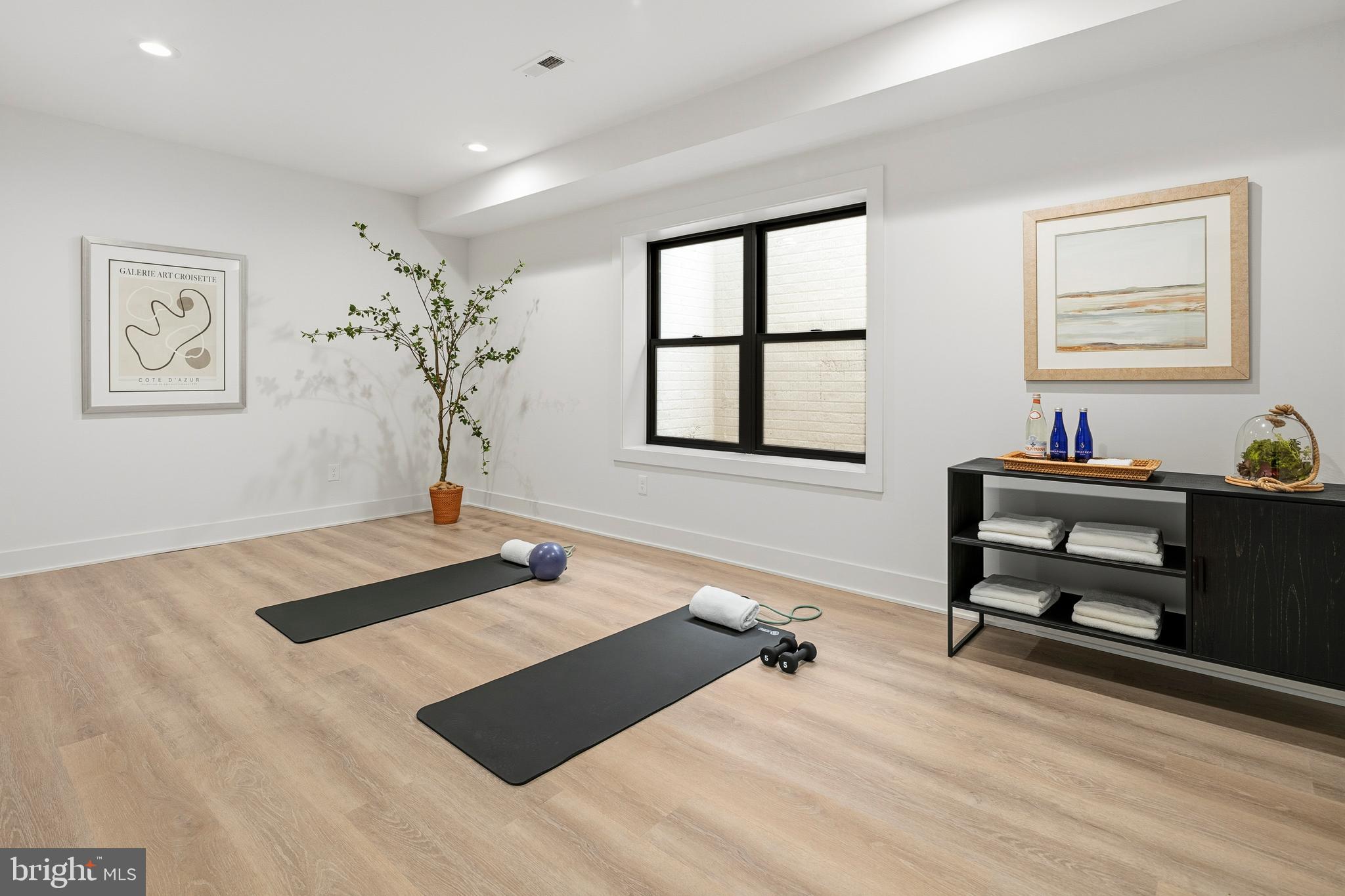 OVERLEE - Residential