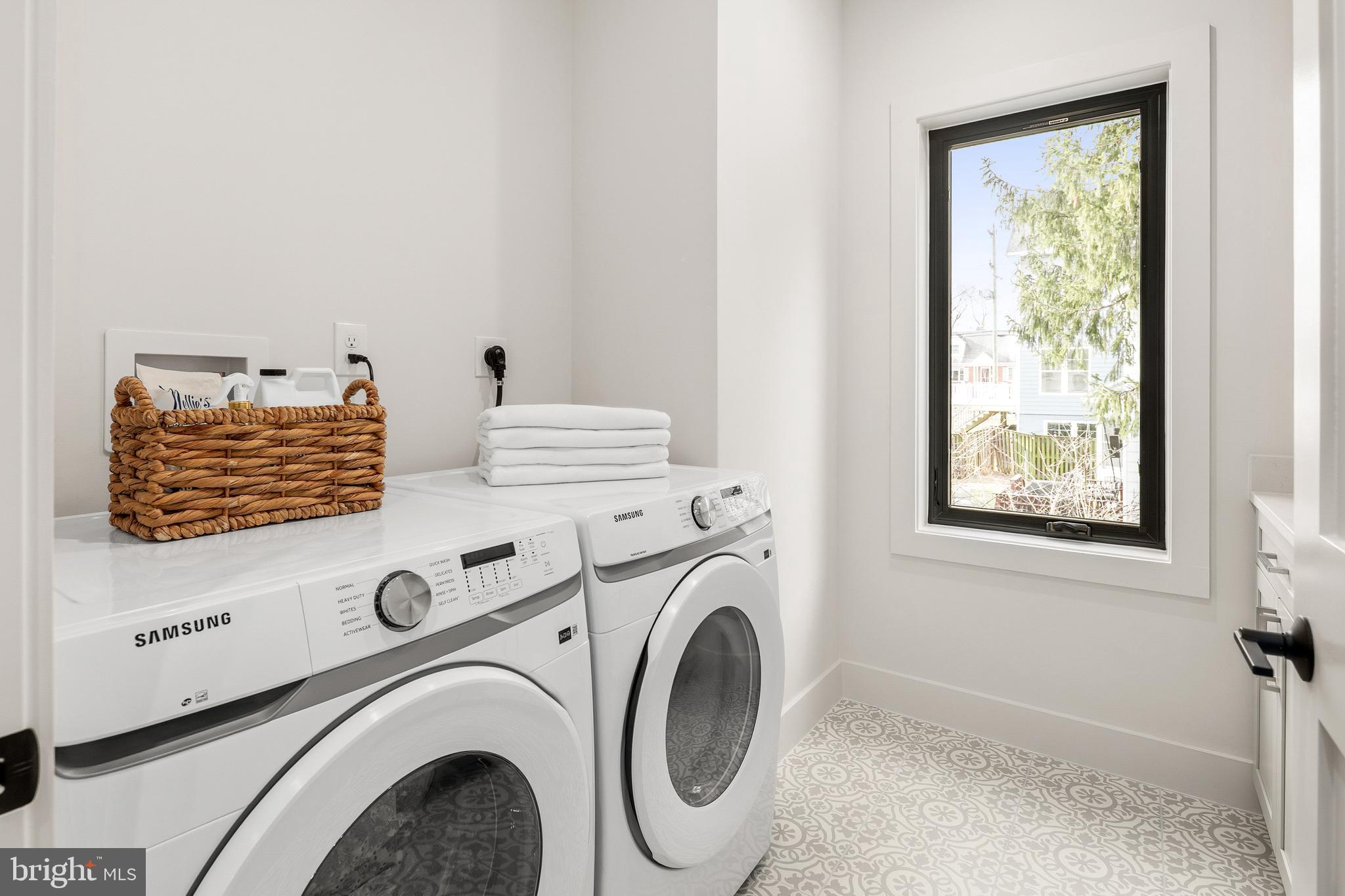 OVERLEE - Residential