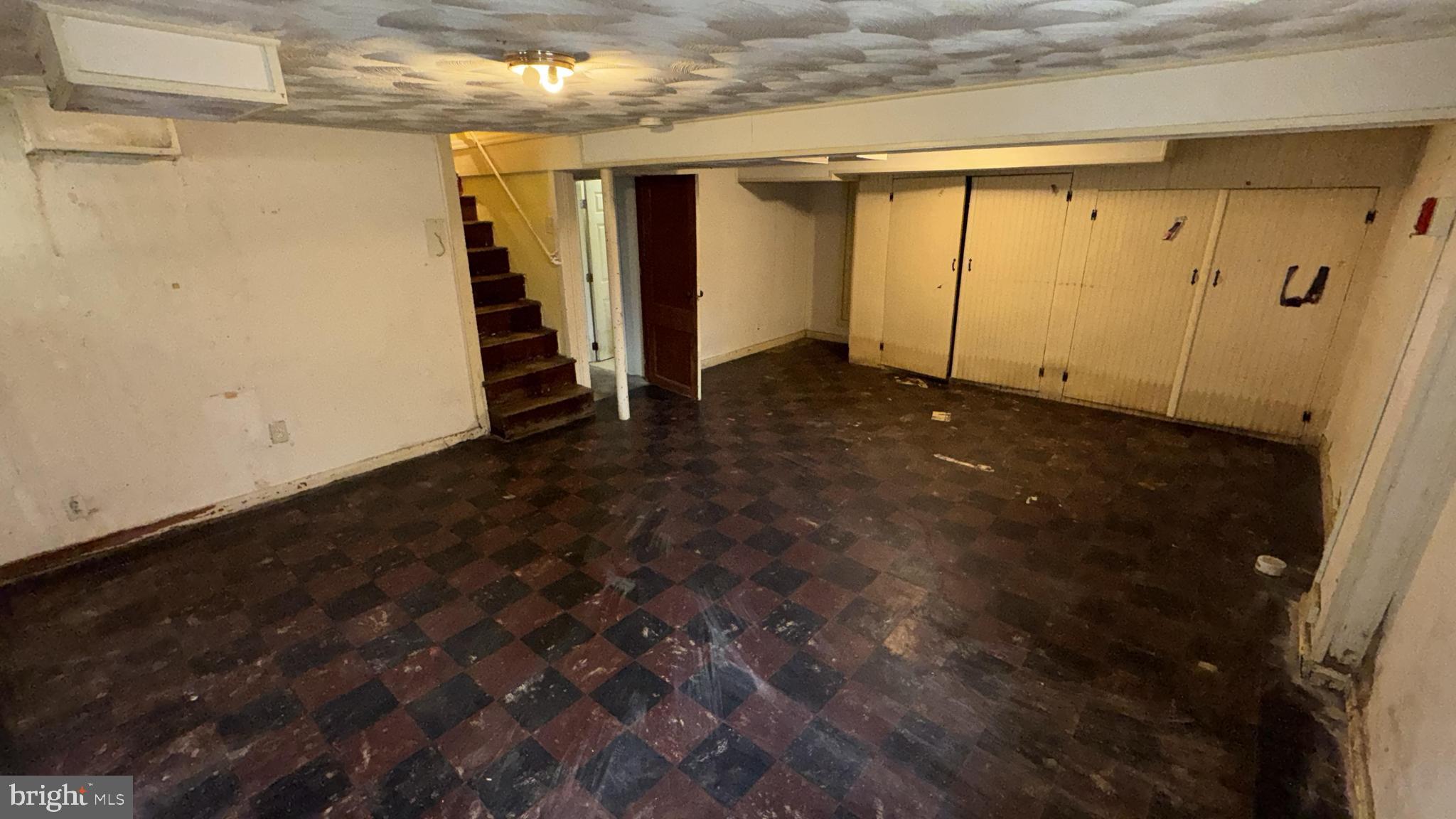 HAMPSHIRE KNOLLS - Residential