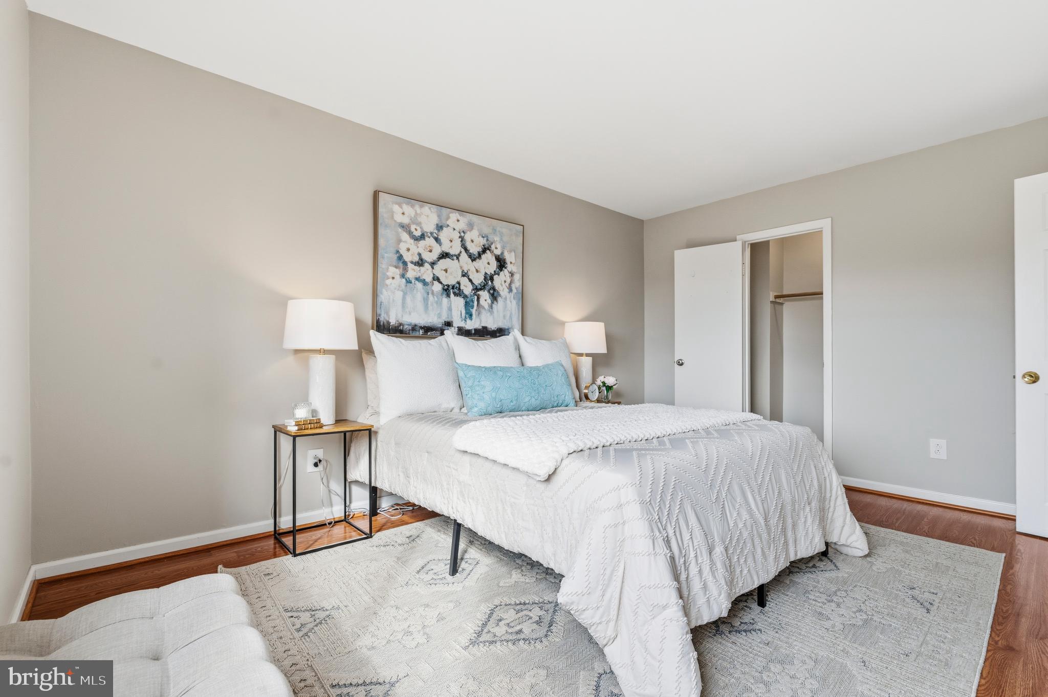 YORKTOWNE SQUARE - Residential