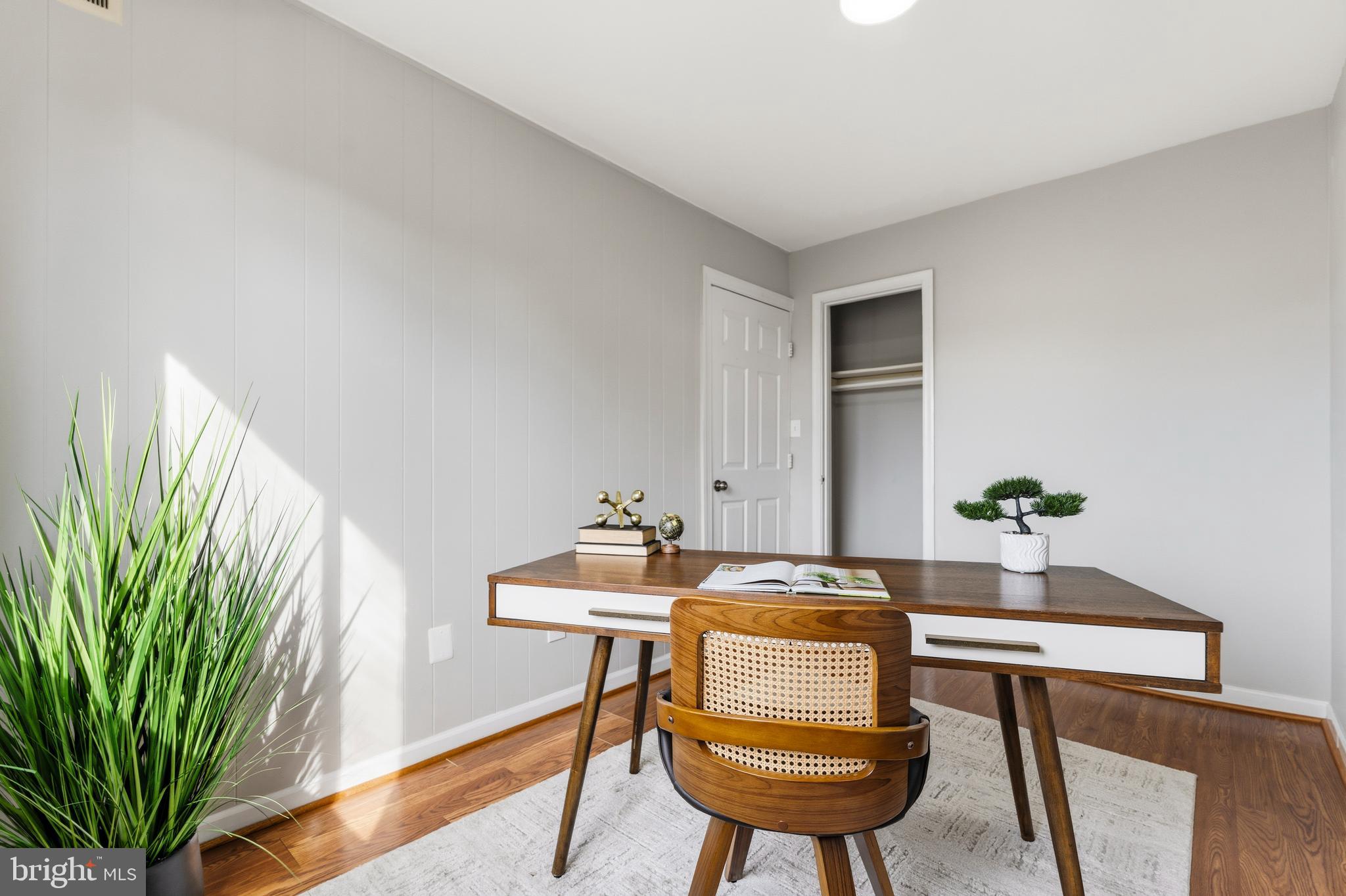 YORKTOWNE SQUARE - Residential