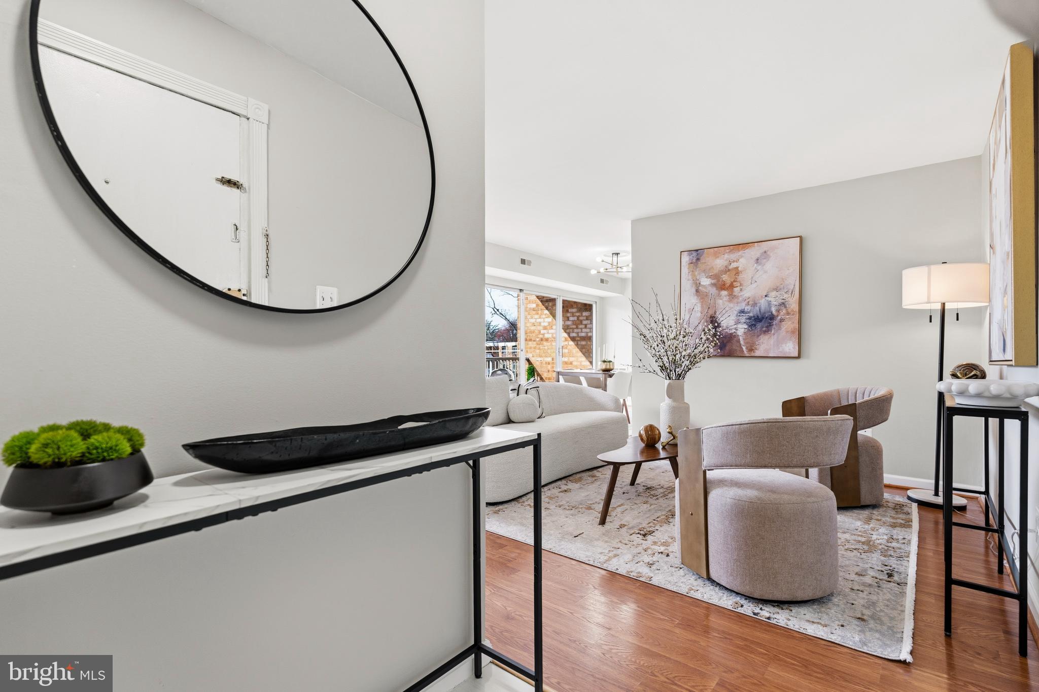 YORKTOWNE SQUARE - Residential