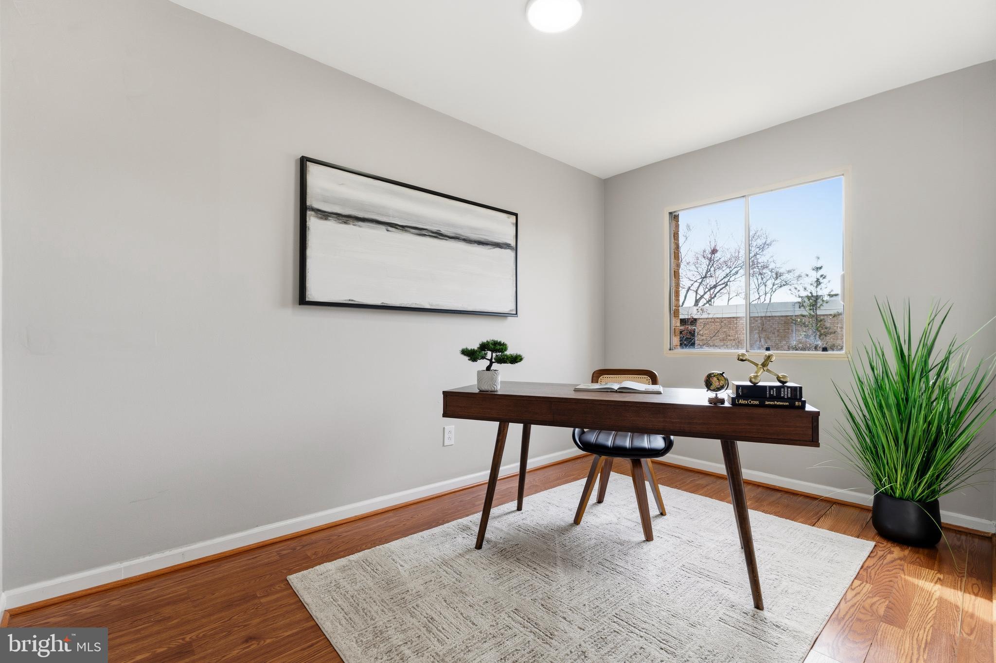 YORKTOWNE SQUARE - Residential