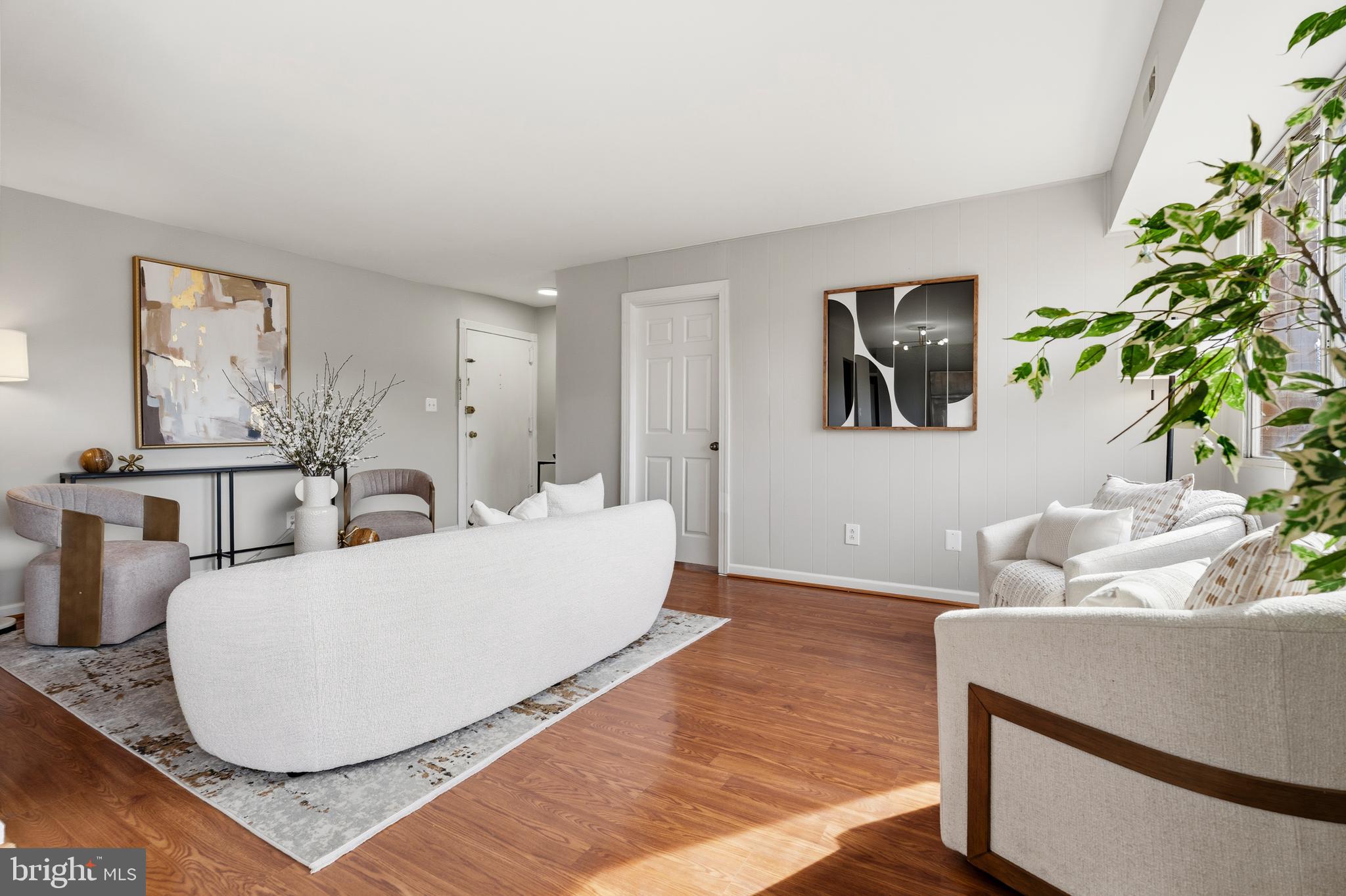 YORKTOWNE SQUARE - Residential