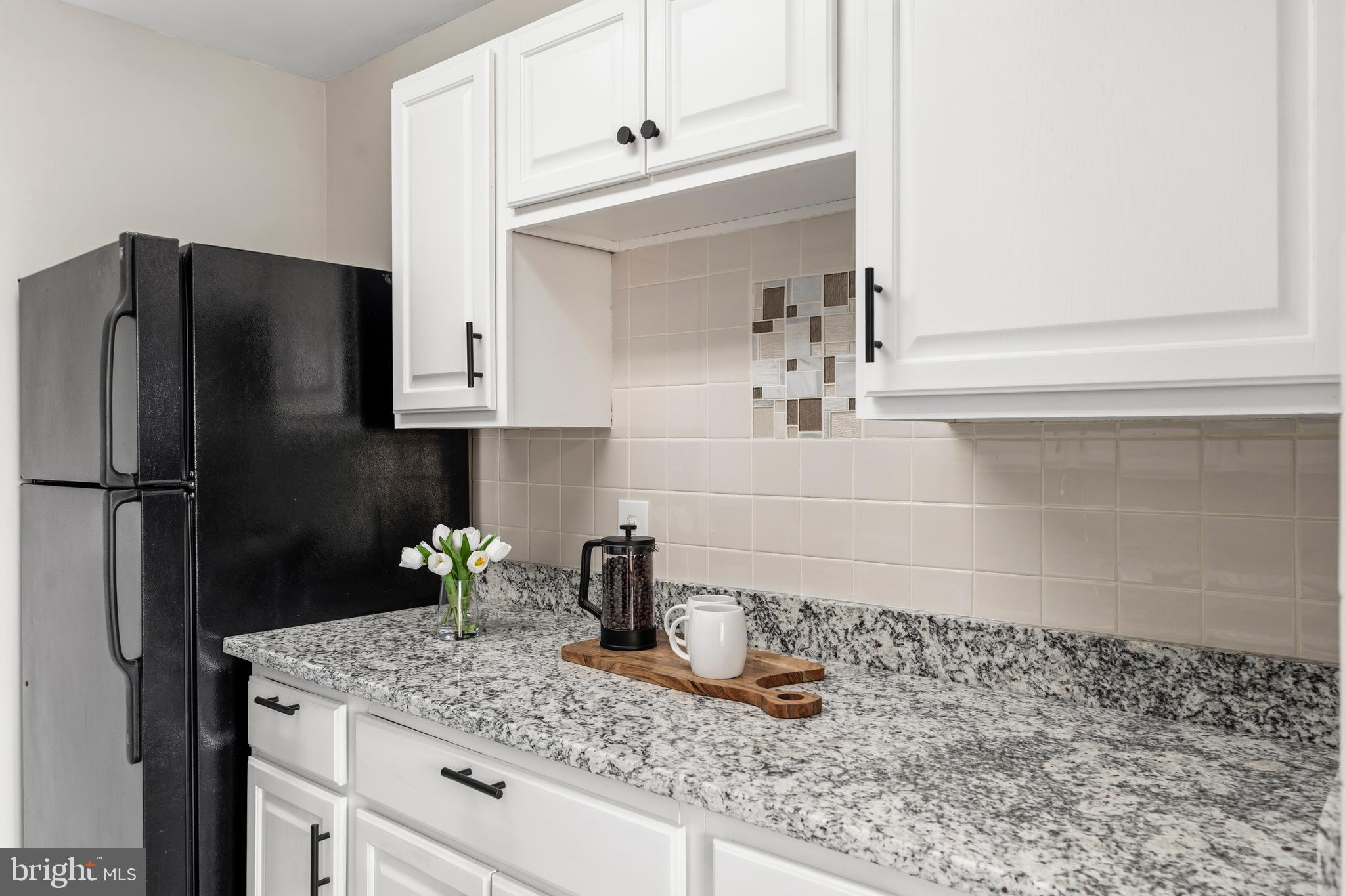 YORKTOWNE SQUARE - Residential