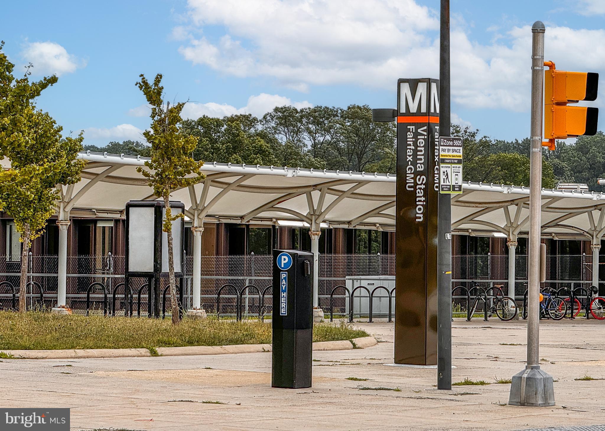 YORKTOWNE SQUARE - Residential