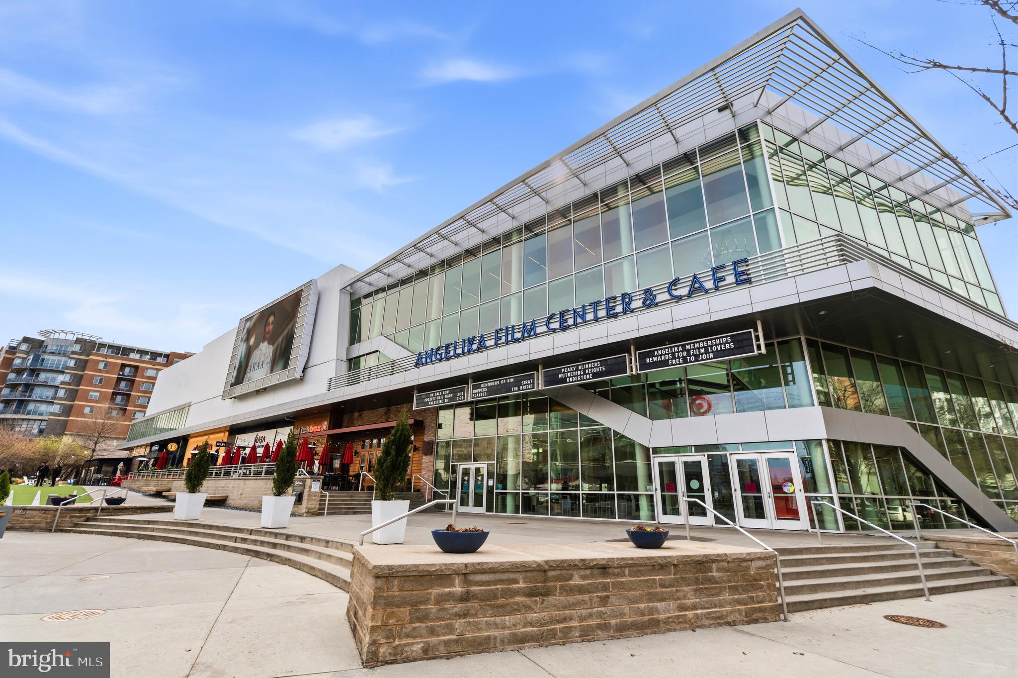 YORKTOWNE SQUARE - Residential