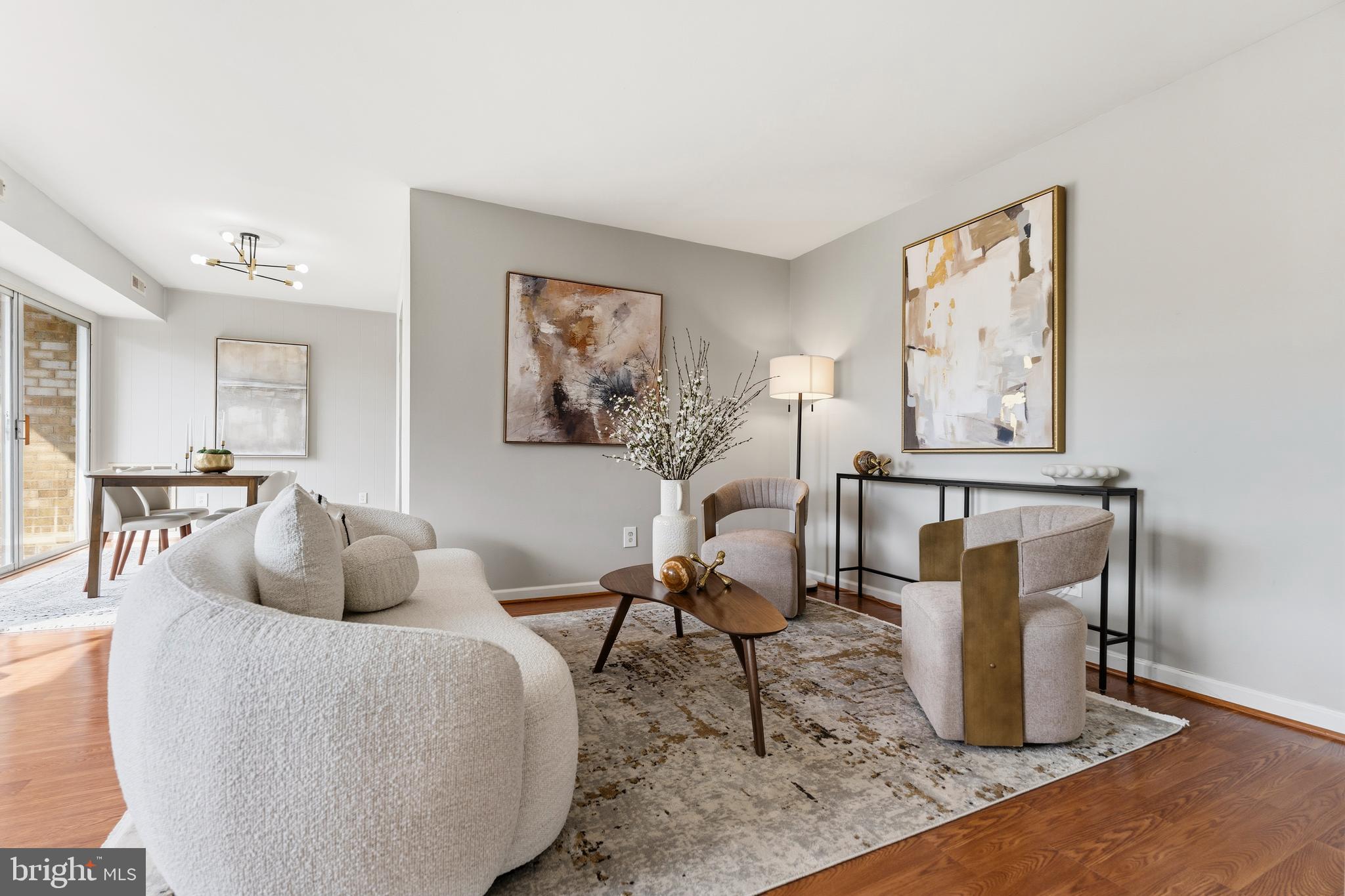 YORKTOWNE SQUARE - Residential