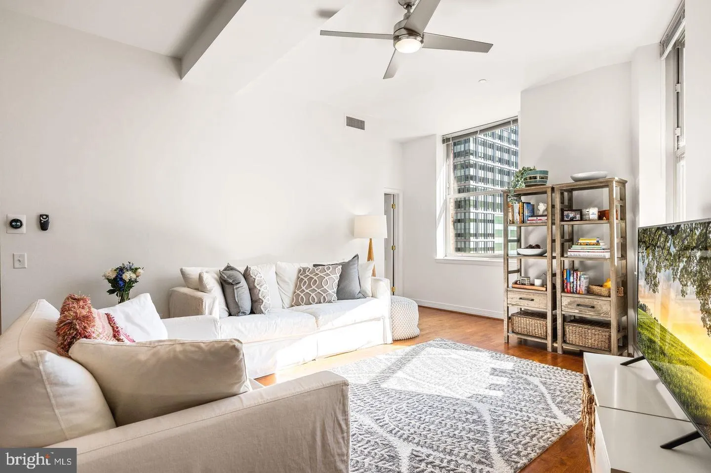 Philadelphia, Pennsylvania 19103, United States, 2 Bedrooms Bedrooms, ,2 BathroomsBathrooms,Residential,Active,200615