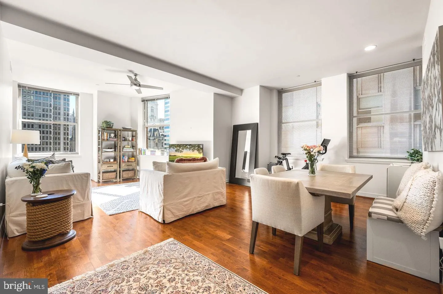 Philadelphia, Pennsylvania 19103, United States, 2 Bedrooms Bedrooms, ,2 BathroomsBathrooms,Residential,Active,200615