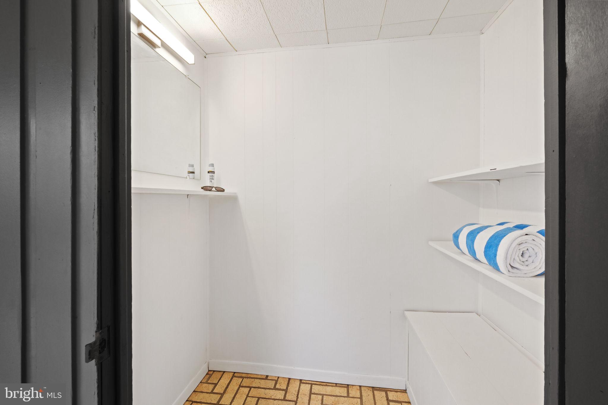 KENWOOD PARK - Residential