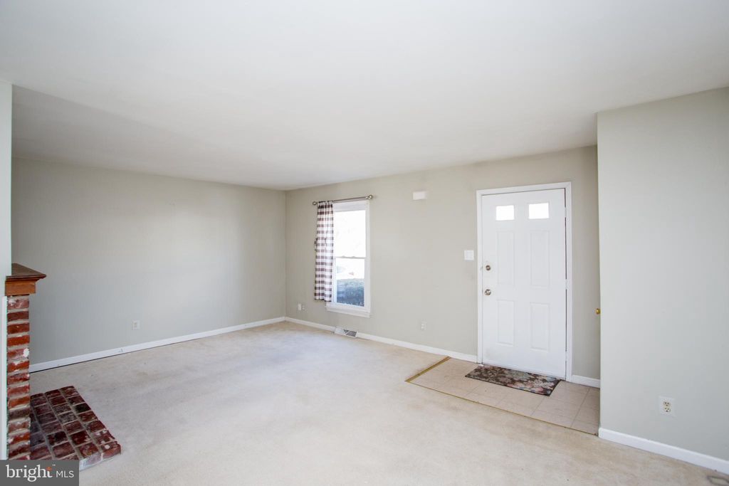 Photo of 21 Washington Square, DOYLESTOWN, PA 18901 (MLS # PABU2113906)