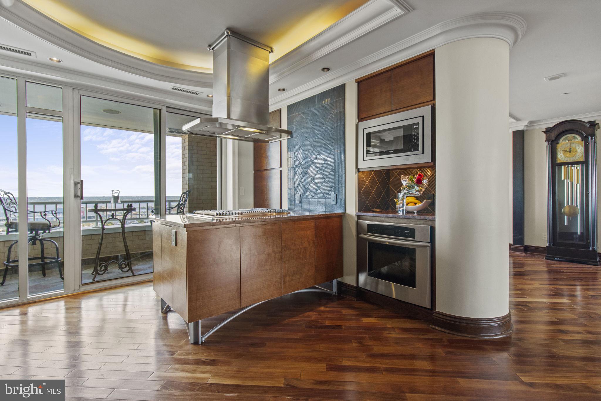 HARBORVIEW CONDOMINIUMS - Residential