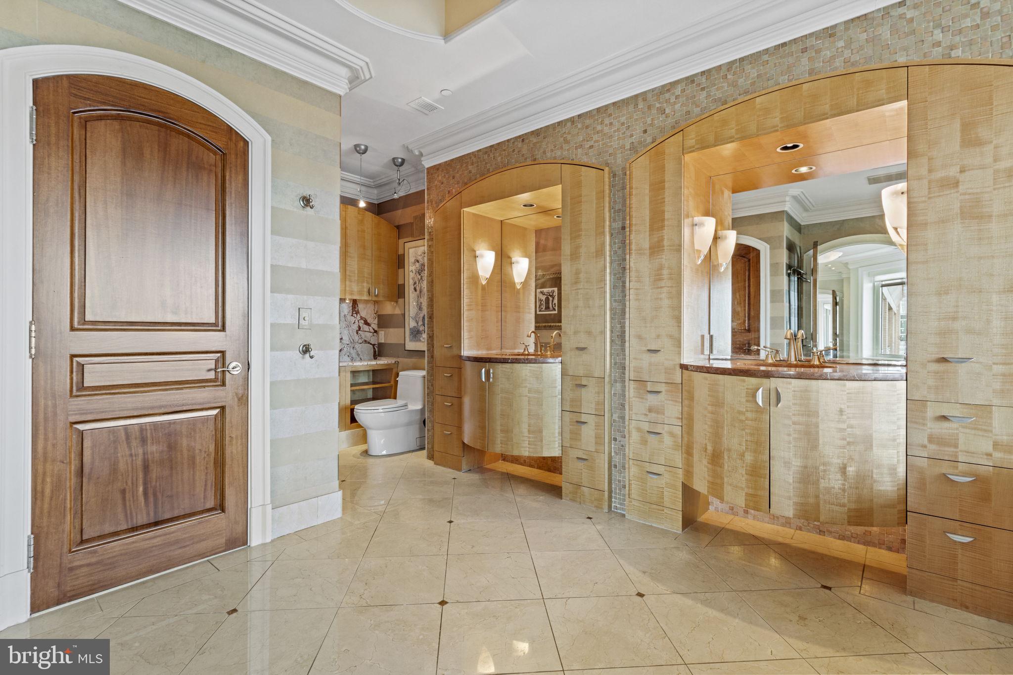 HARBORVIEW CONDOMINIUMS - Residential