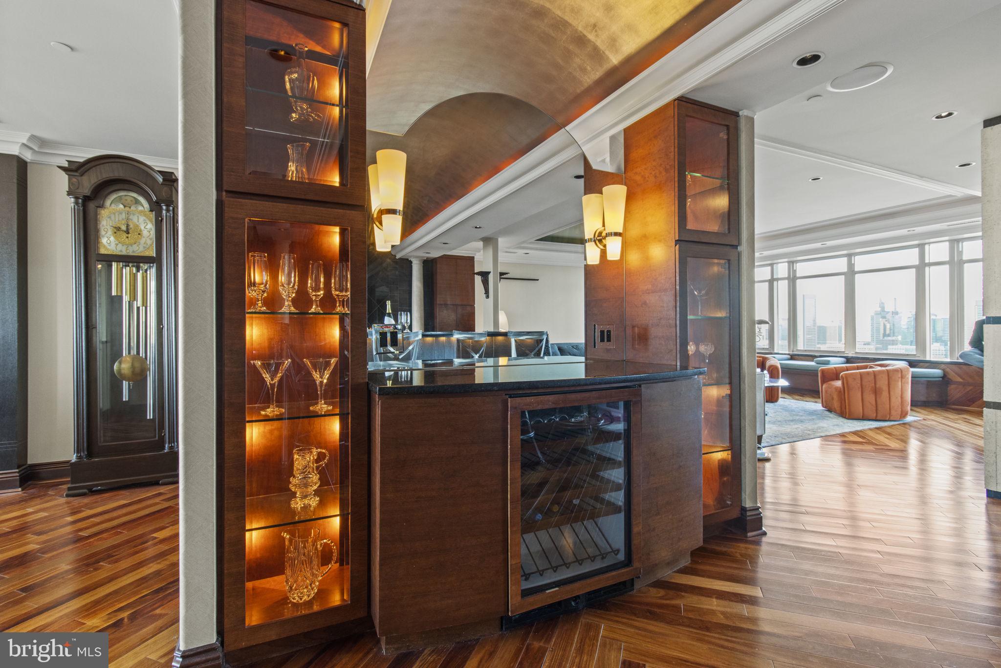 HARBORVIEW CONDOMINIUMS - Residential