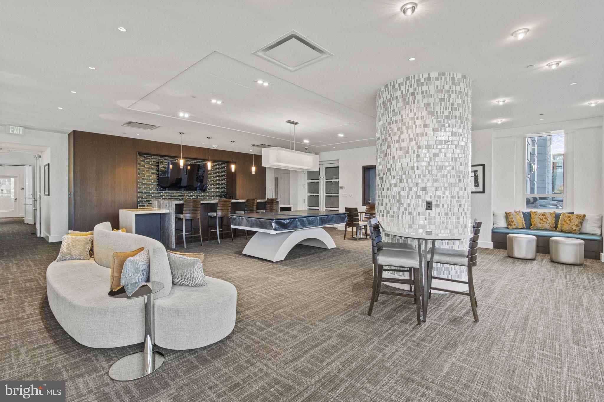 HARBORVIEW CONDOMINIUMS - Residential