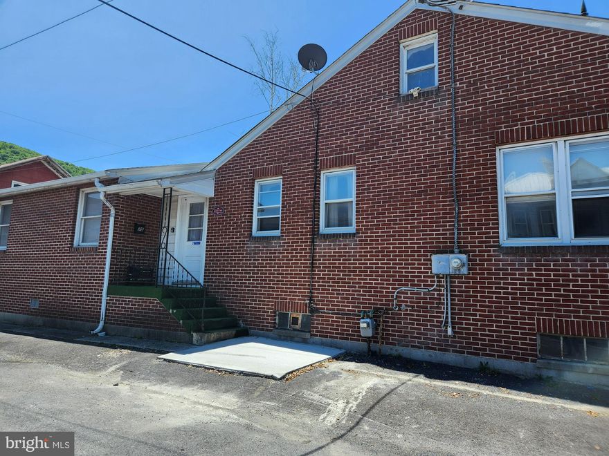 Fully furnished house in Keyser features 2 bedrooms, 2 full bathrooms, living room, kitchen, basement and laundry in unit.