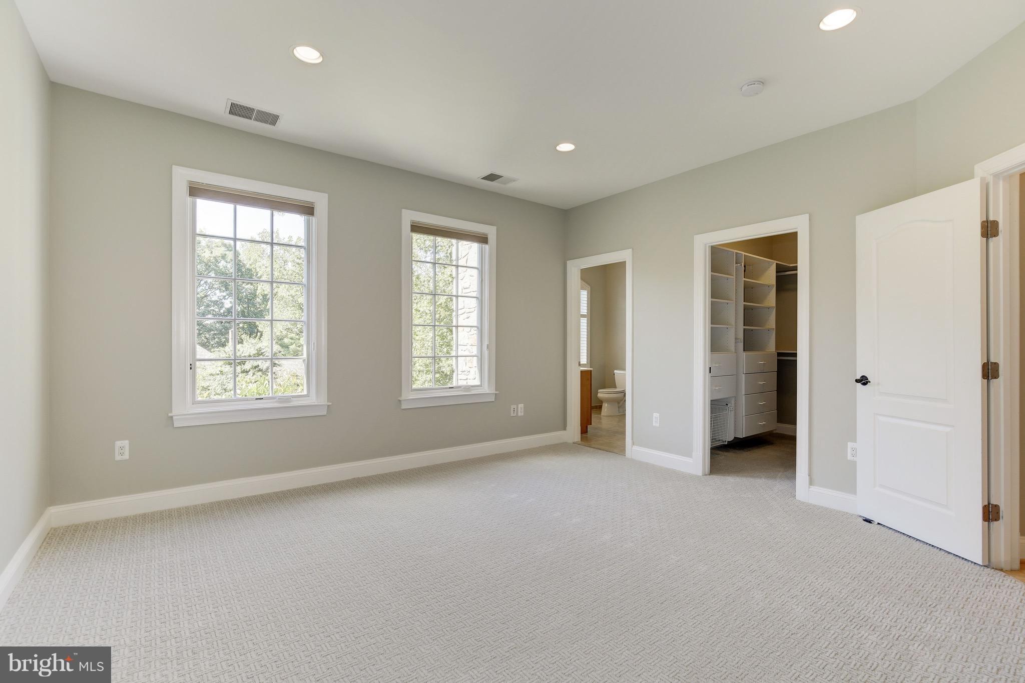 BRADLEY HILLS GROVE - Residential