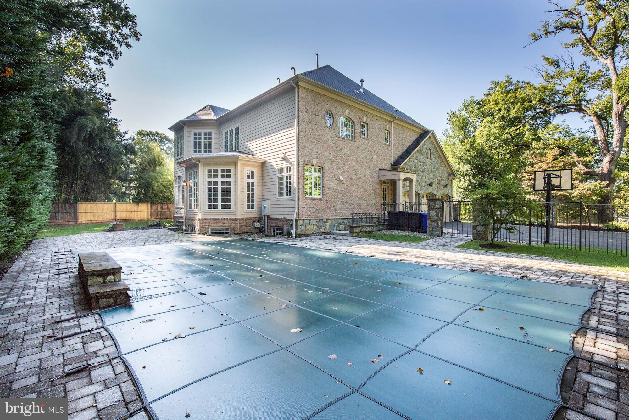 BRADLEY HILLS GROVE - Residential