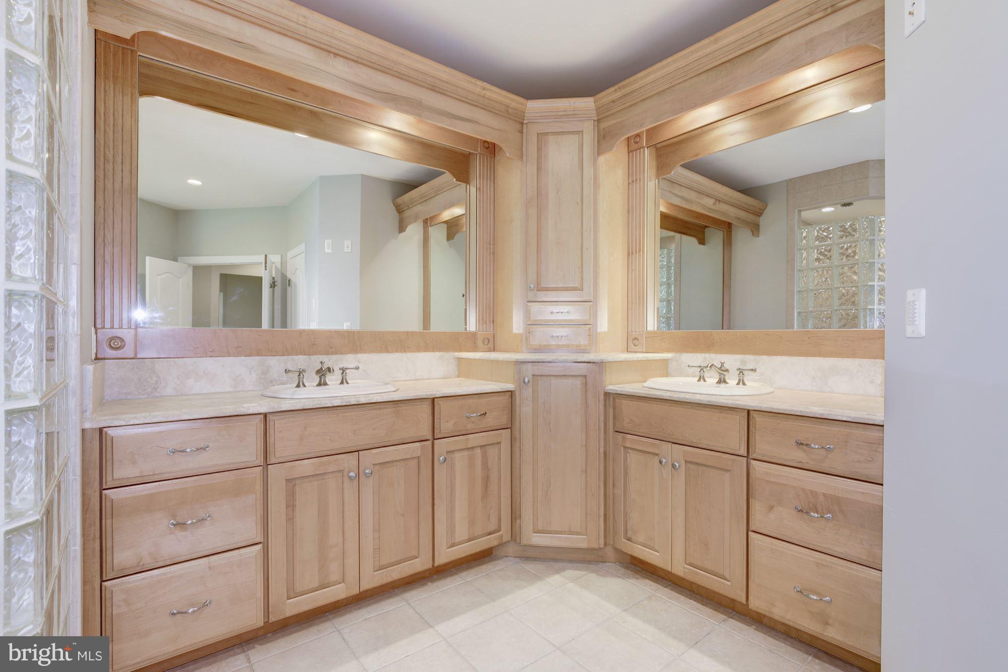 BRADLEY HILLS GROVE - Residential