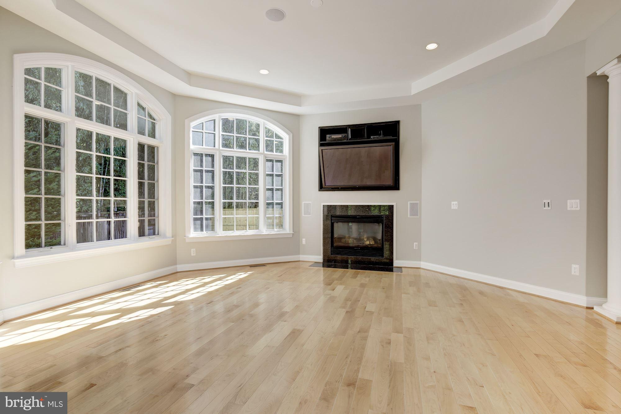 BRADLEY HILLS GROVE - Residential