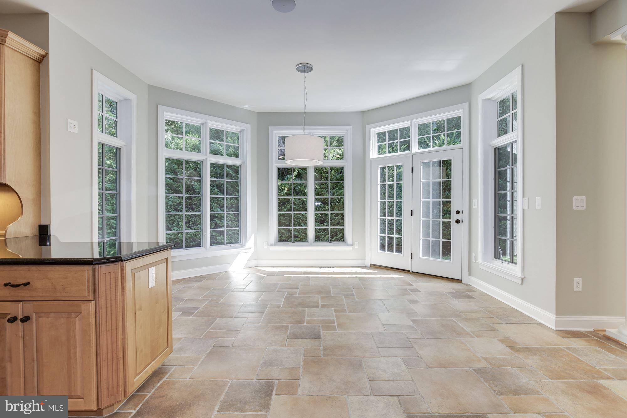 BRADLEY HILLS GROVE - Residential