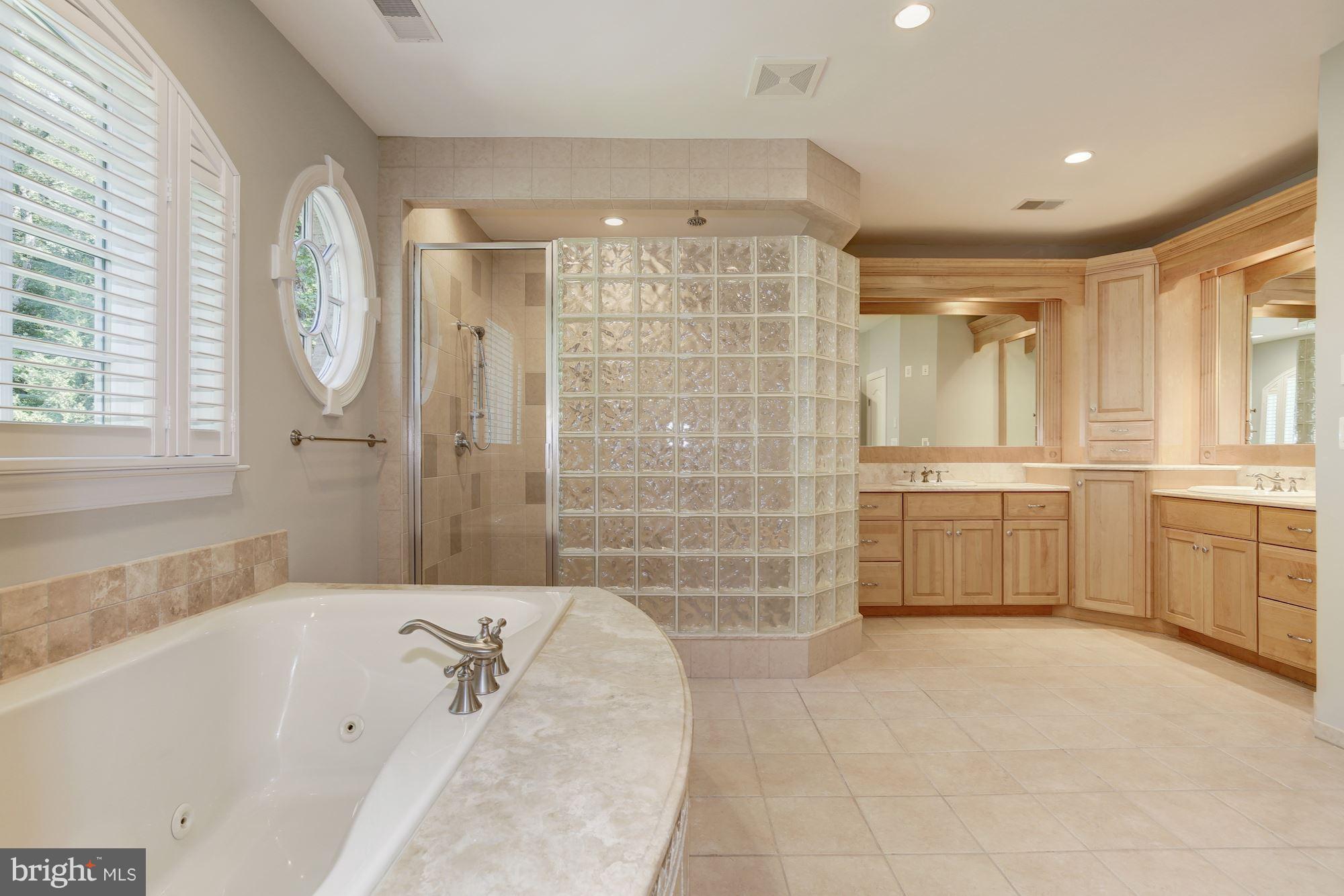 BRADLEY HILLS GROVE - Residential