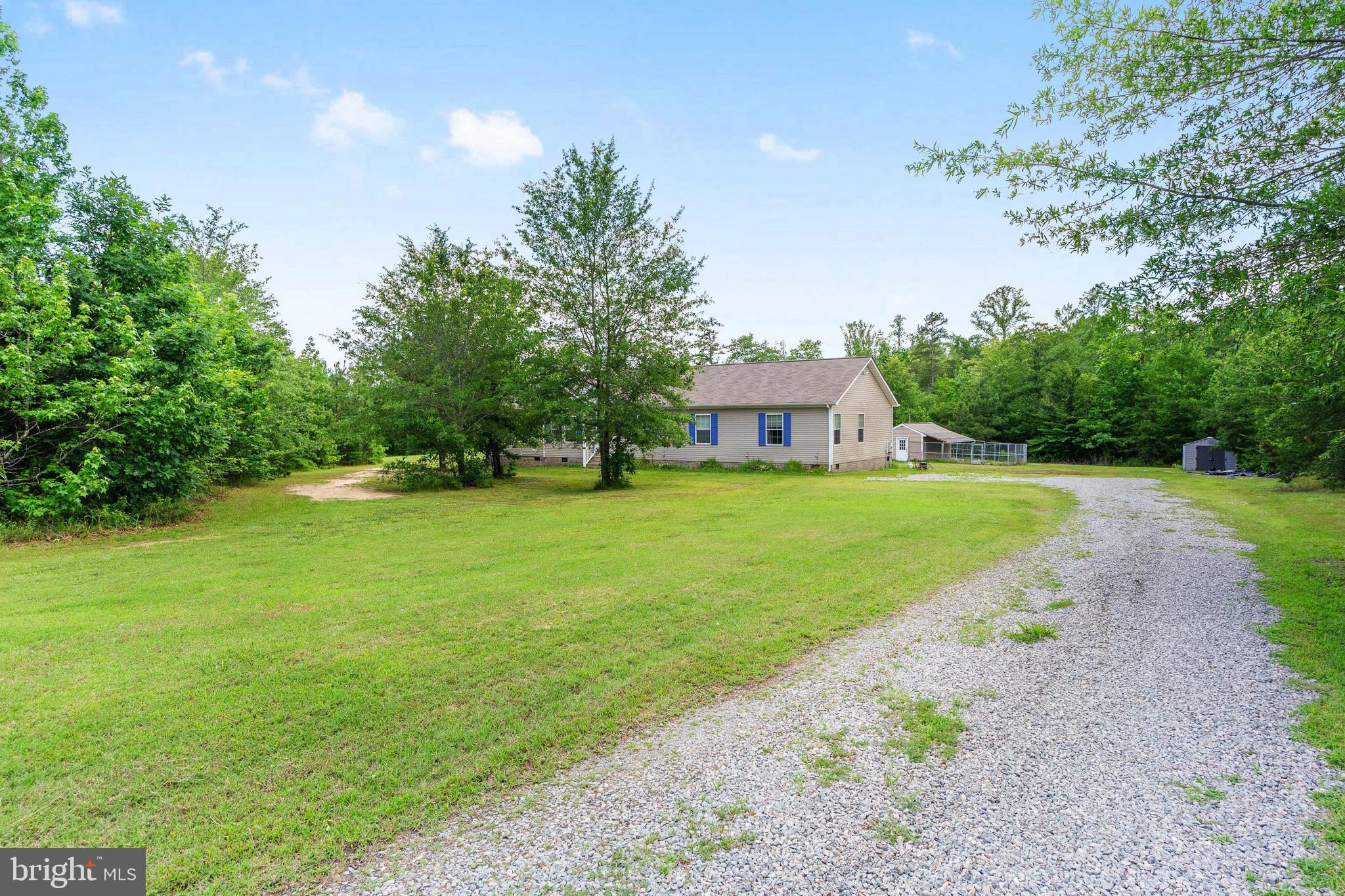 212 BRIAR CIRCLE