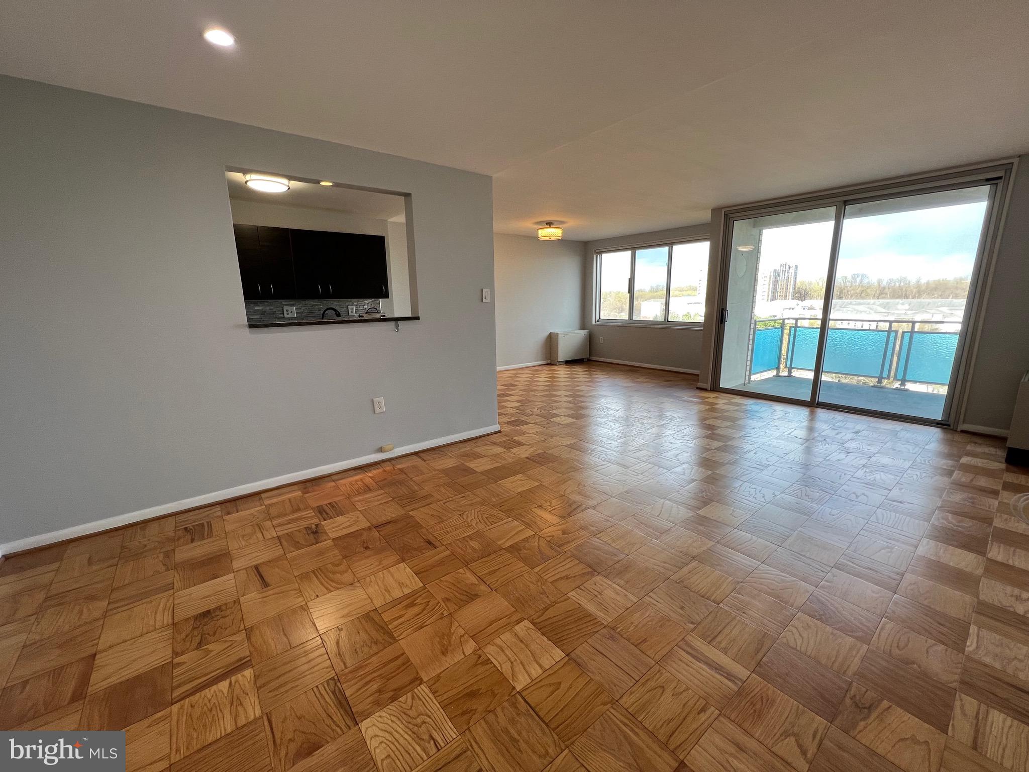 10201 GROSVENOR PLACE 1111